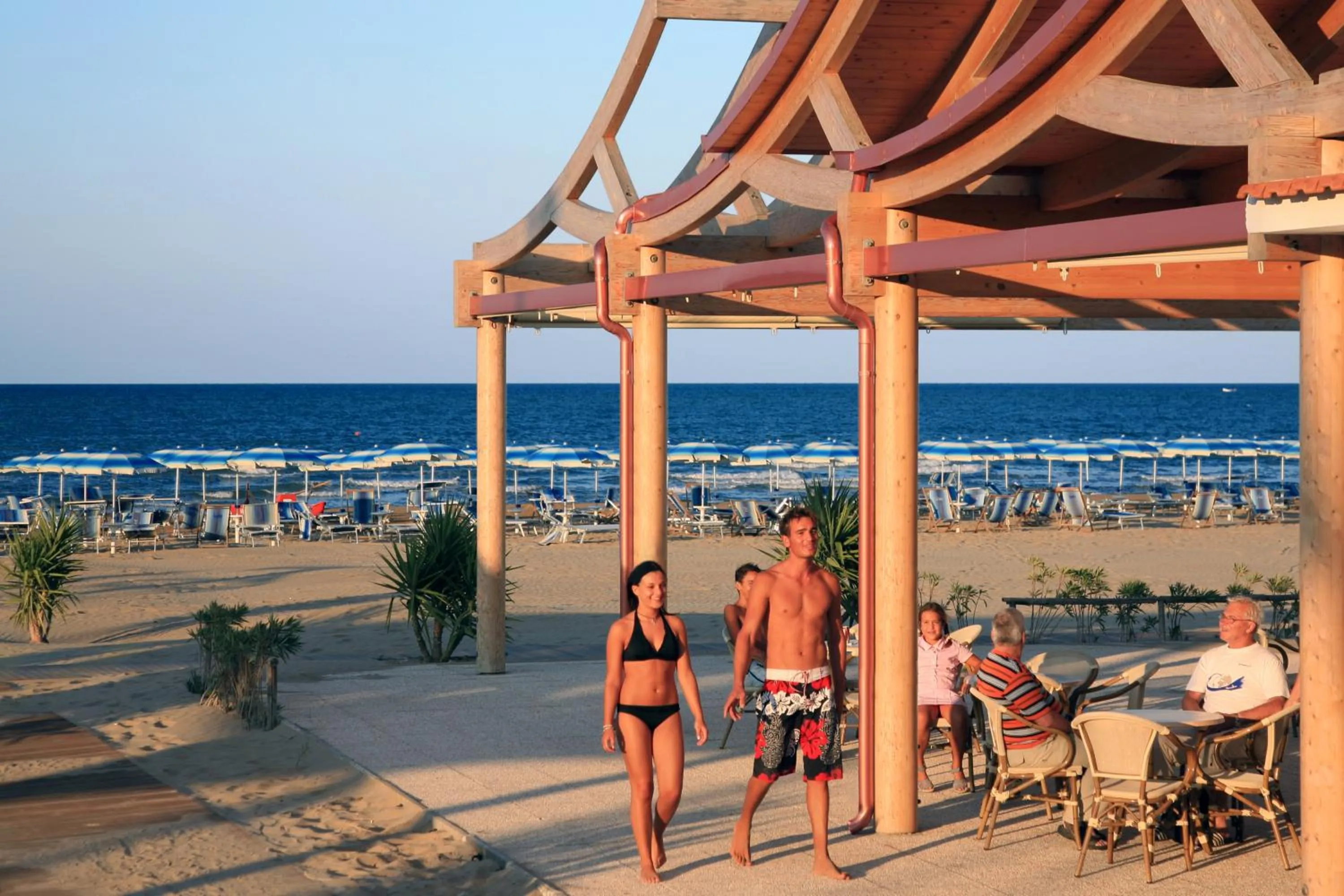 Restaurant/places to eat in Baia Degli Aranci Suite & Apartments