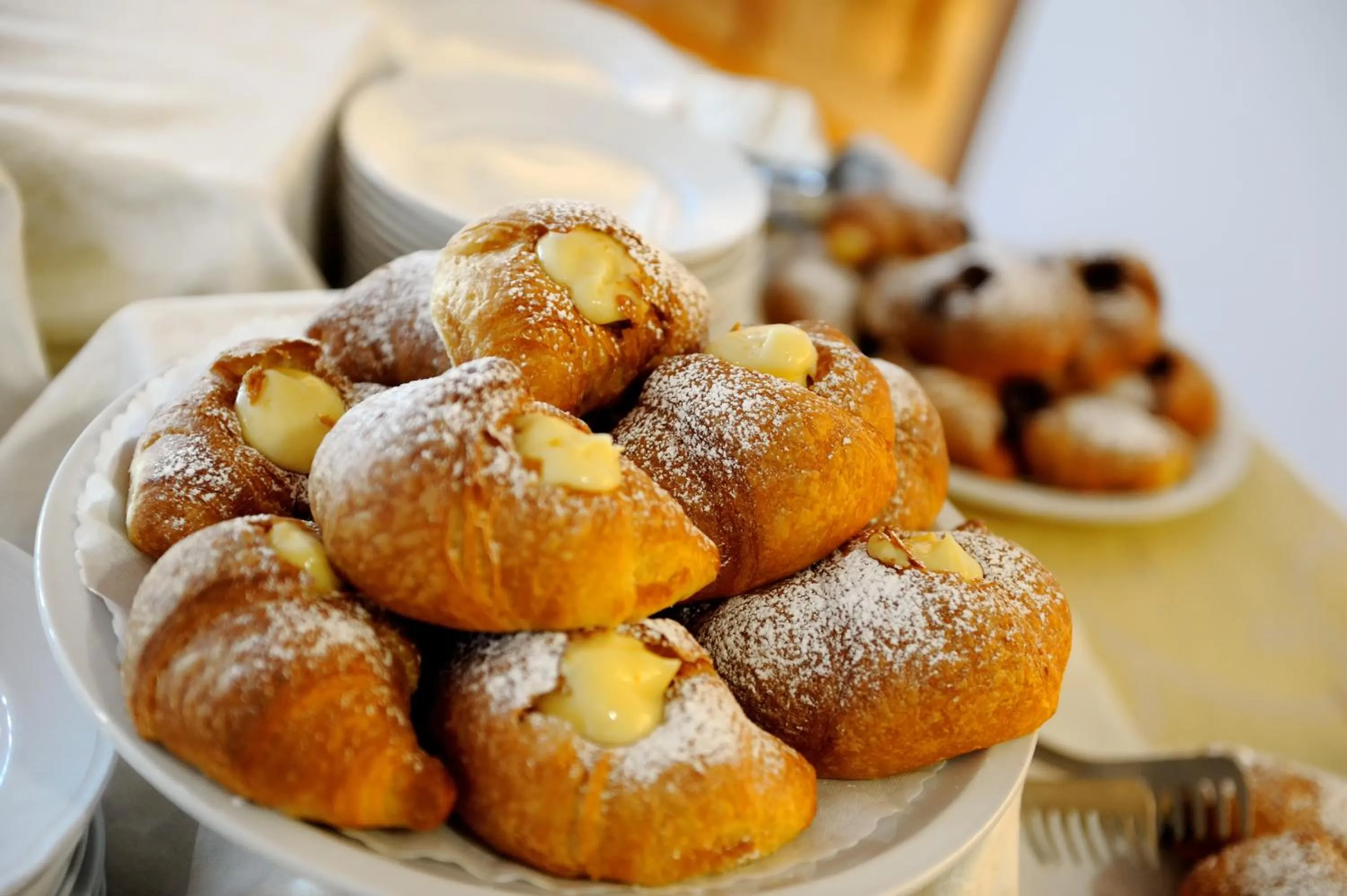 Breakfast in Baia Degli Aranci Suite & Apartments