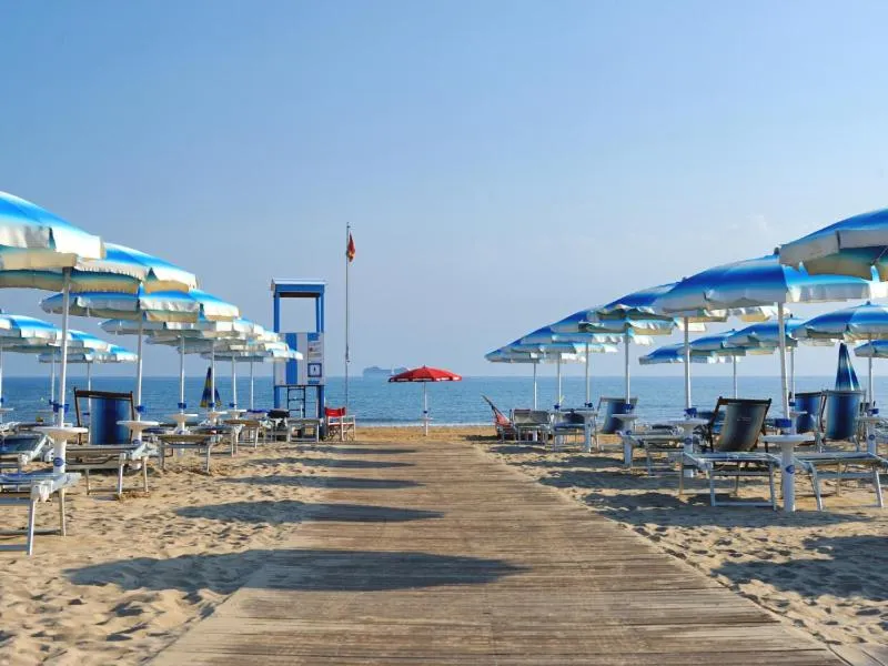 Day in Baia Degli Aranci Suite & Apartments