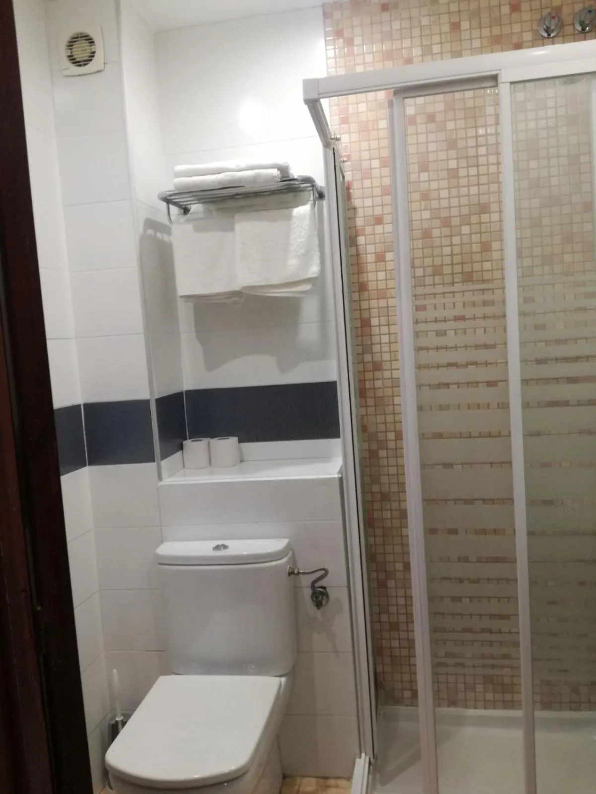 Shower in Pensión San Ramón