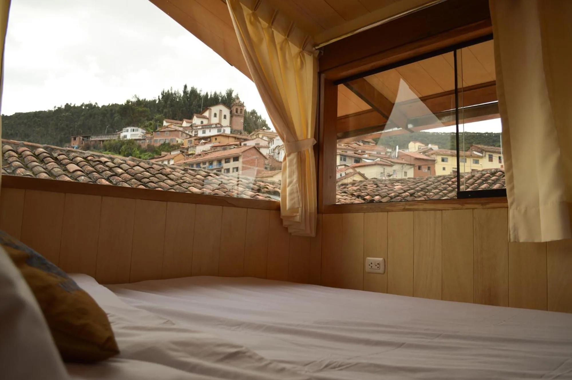 View (from property/room), Bed in Nao Victoria Hostel