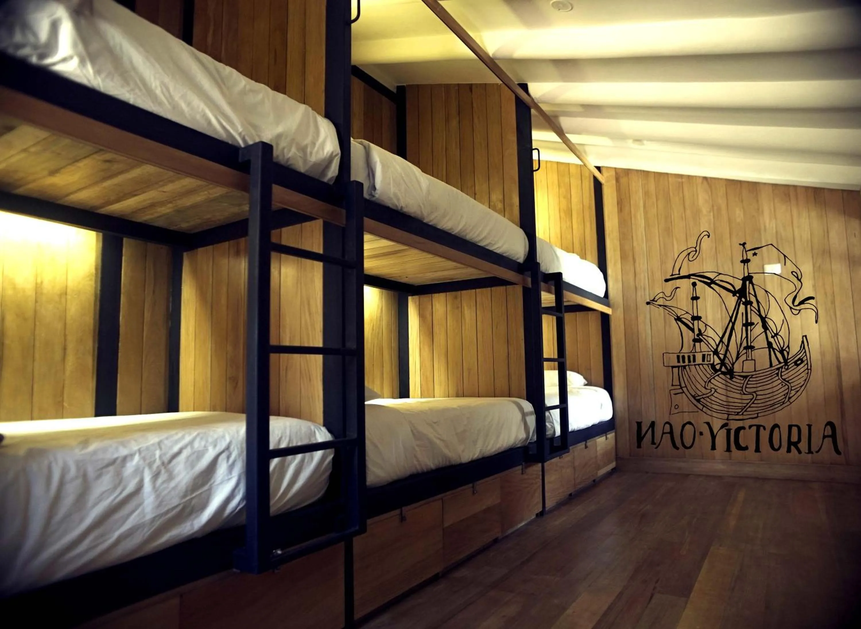 Bedroom, Bed in Nao Victoria Hostel