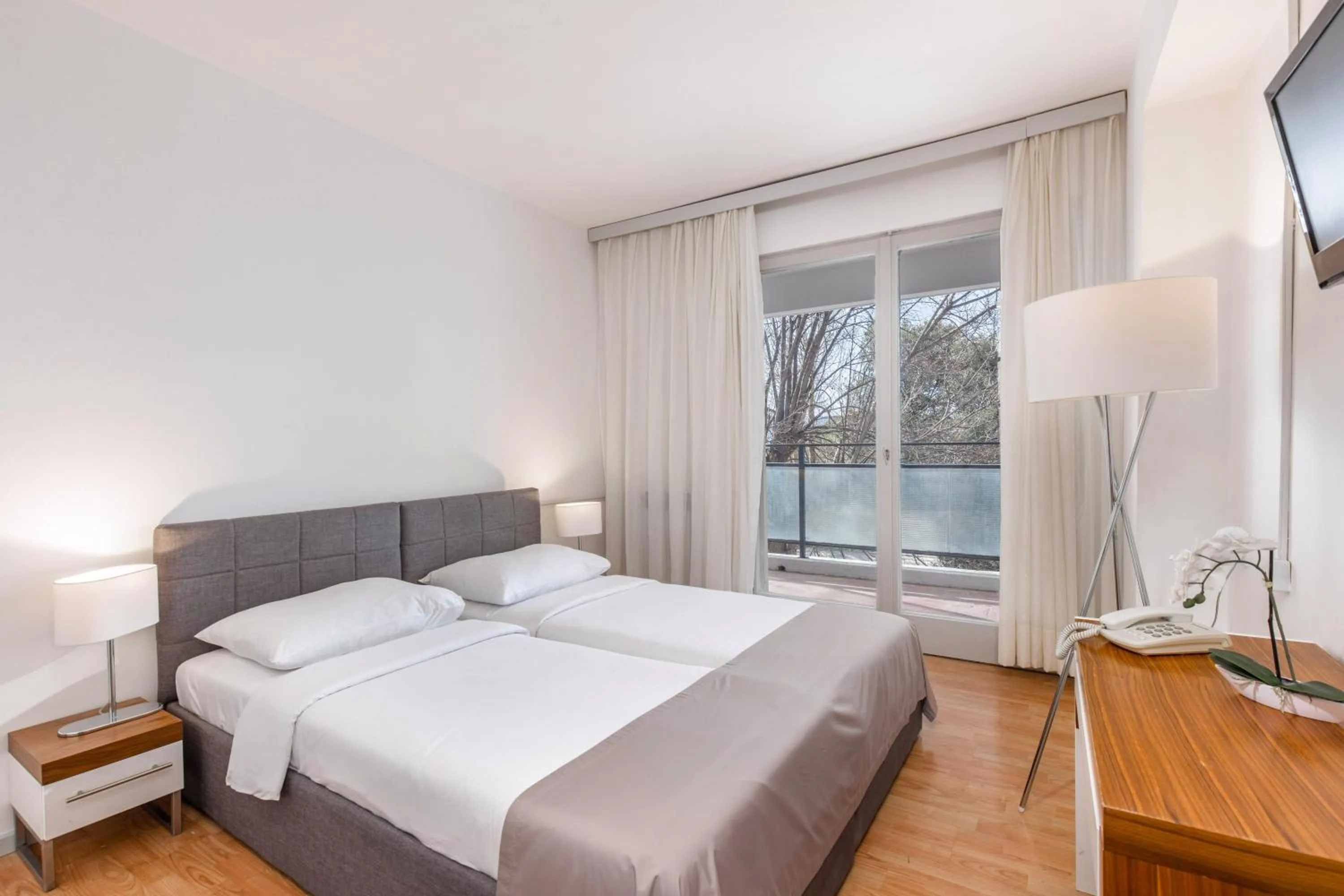 Bedroom, Bed in Hotel Zagreb