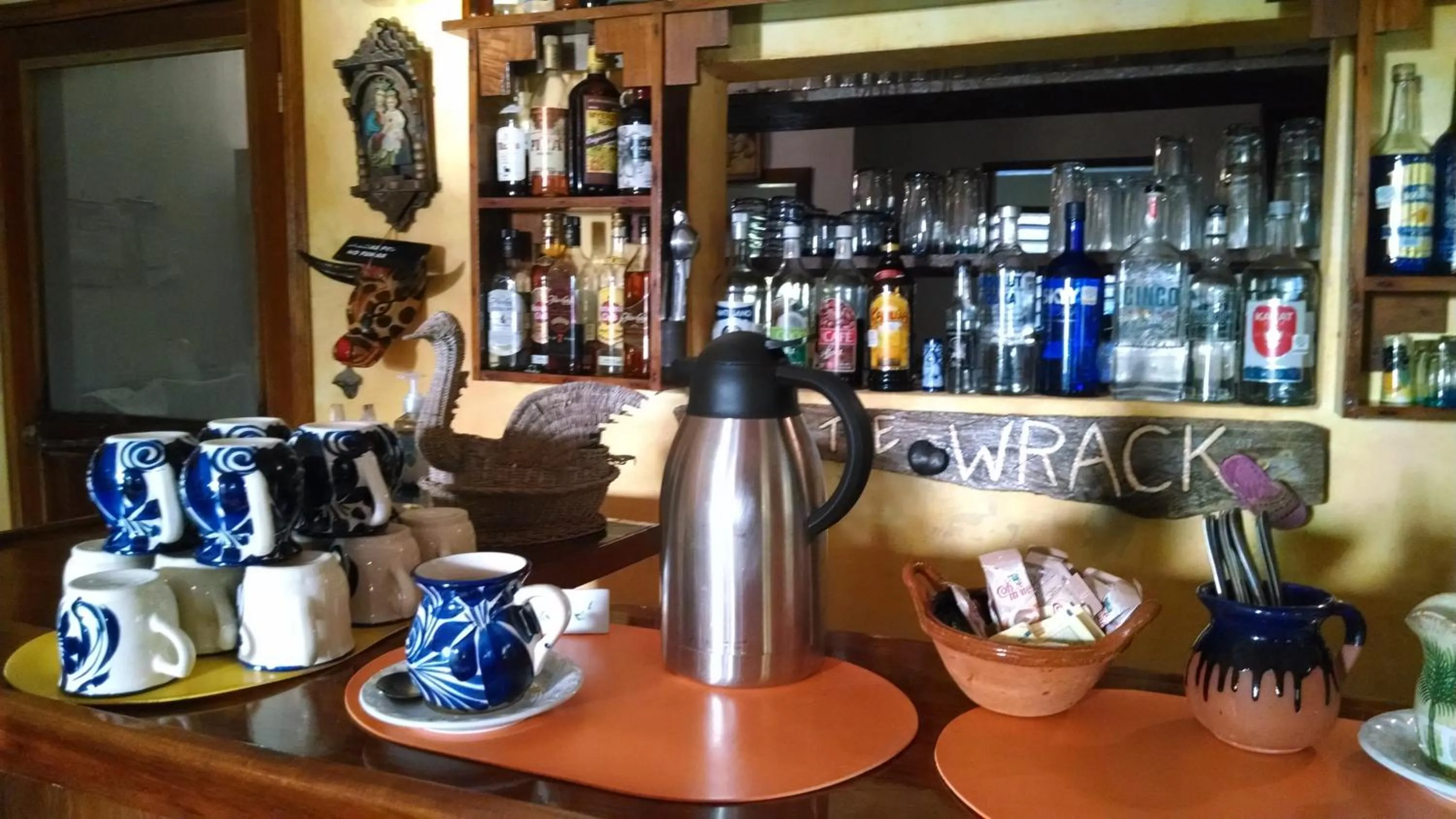 Restaurant/places to eat in Mayan Beach Garden