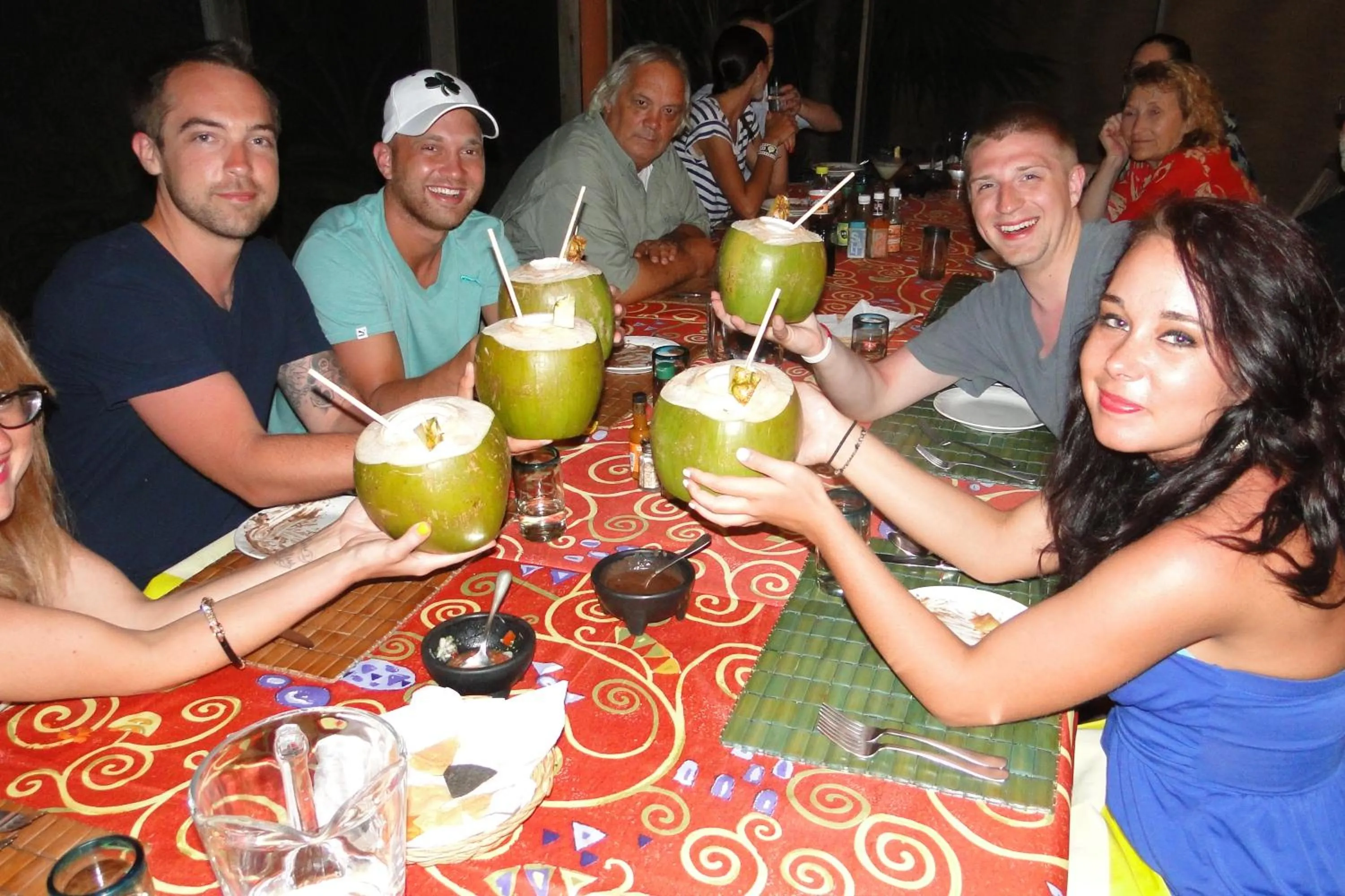 Restaurant/places to eat in Mayan Beach Garden