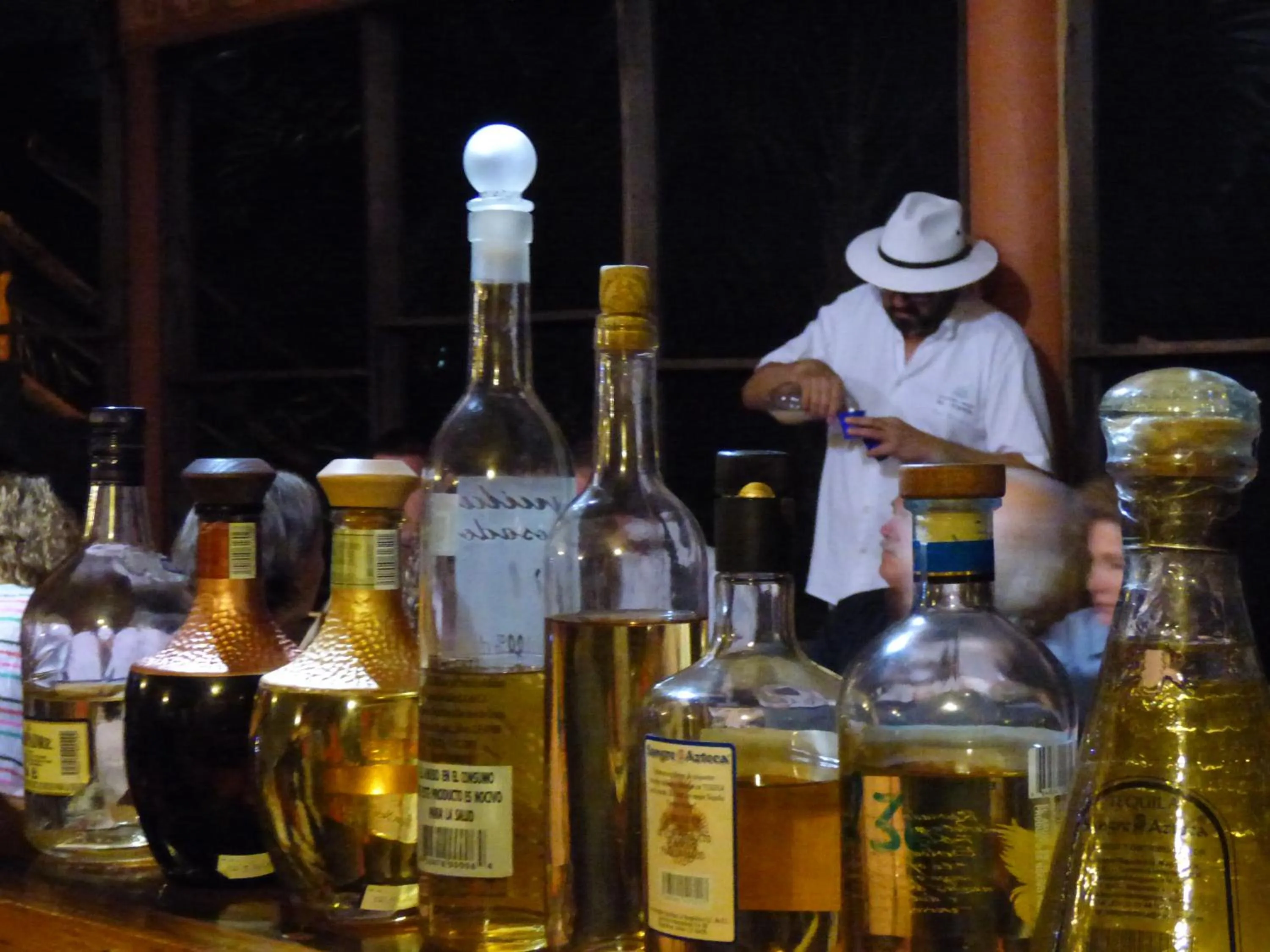 Restaurant/places to eat in Mayan Beach Garden