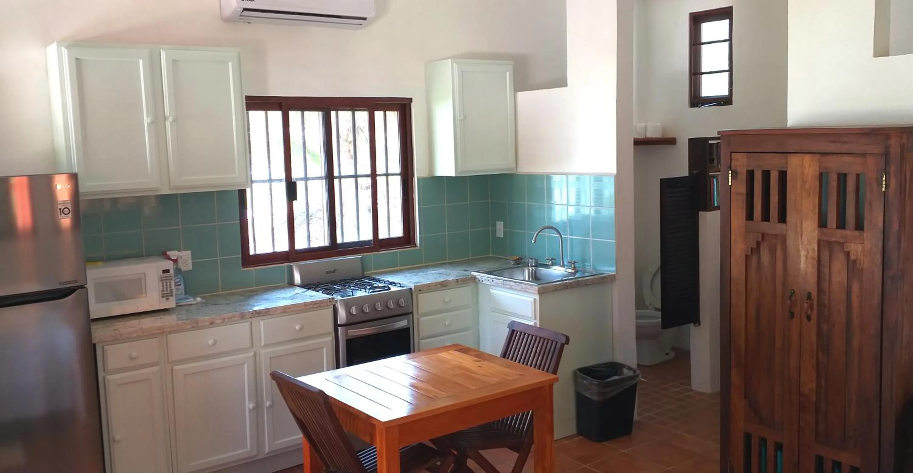 Kitchen or kitchenette in Mayan Beach Garden