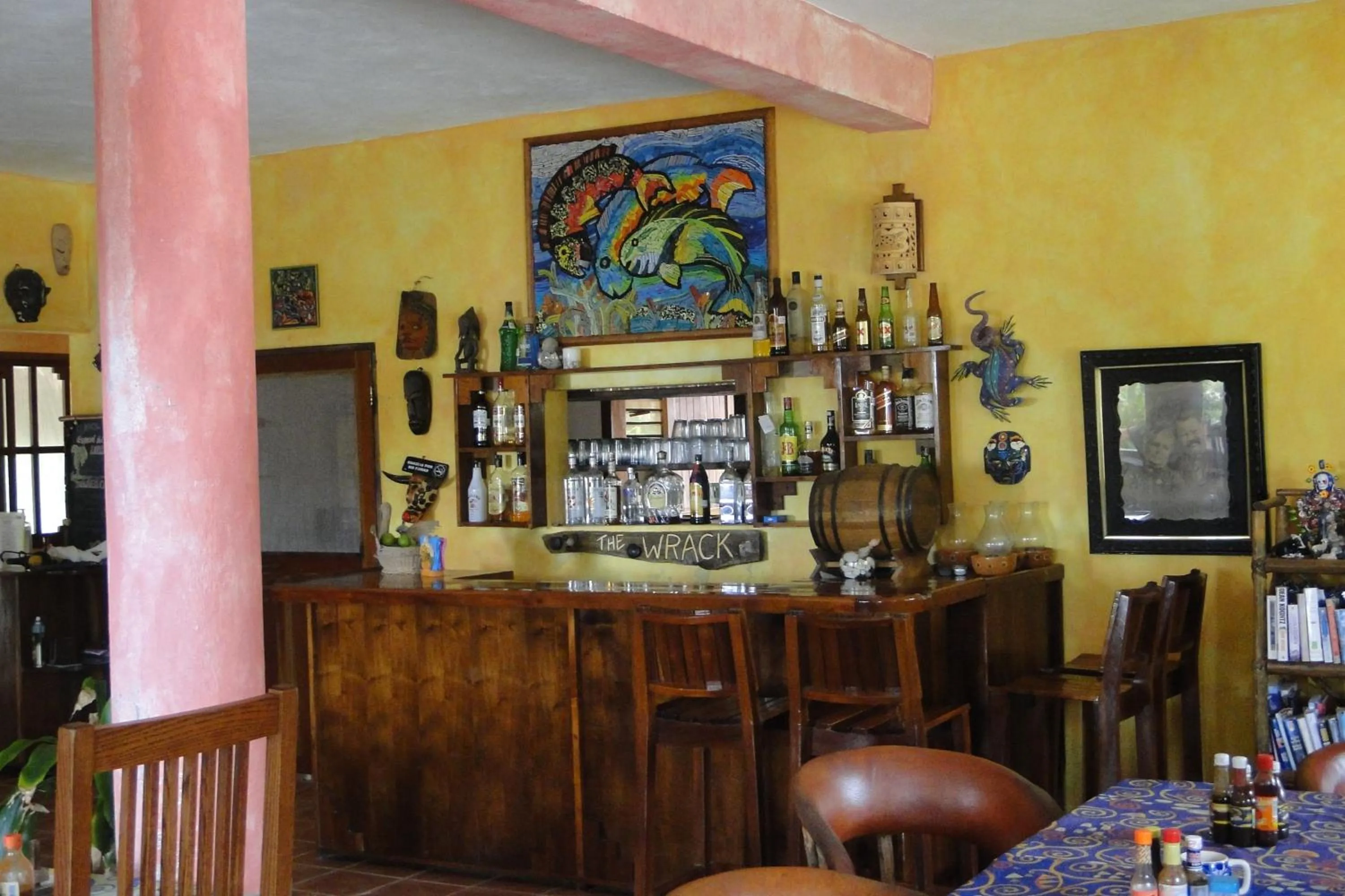 Restaurant/places to eat in Mayan Beach Garden