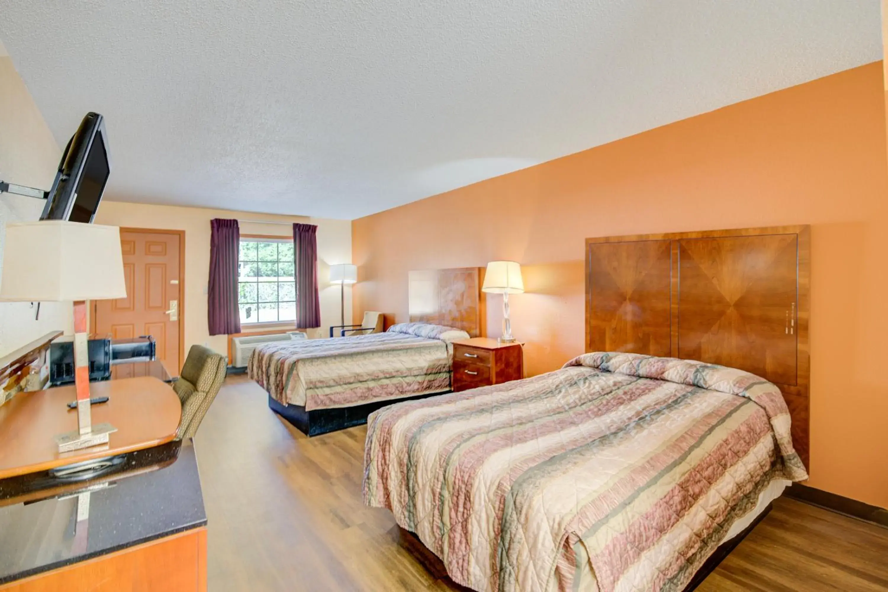 2 Full Beds Non-Smoking in Hotel O Deluxe Inn Kingstree SC HWY 52 2 Full Beds Non-Smoking in Hotel O Deluxe Inn Kingstree SC HWY 52