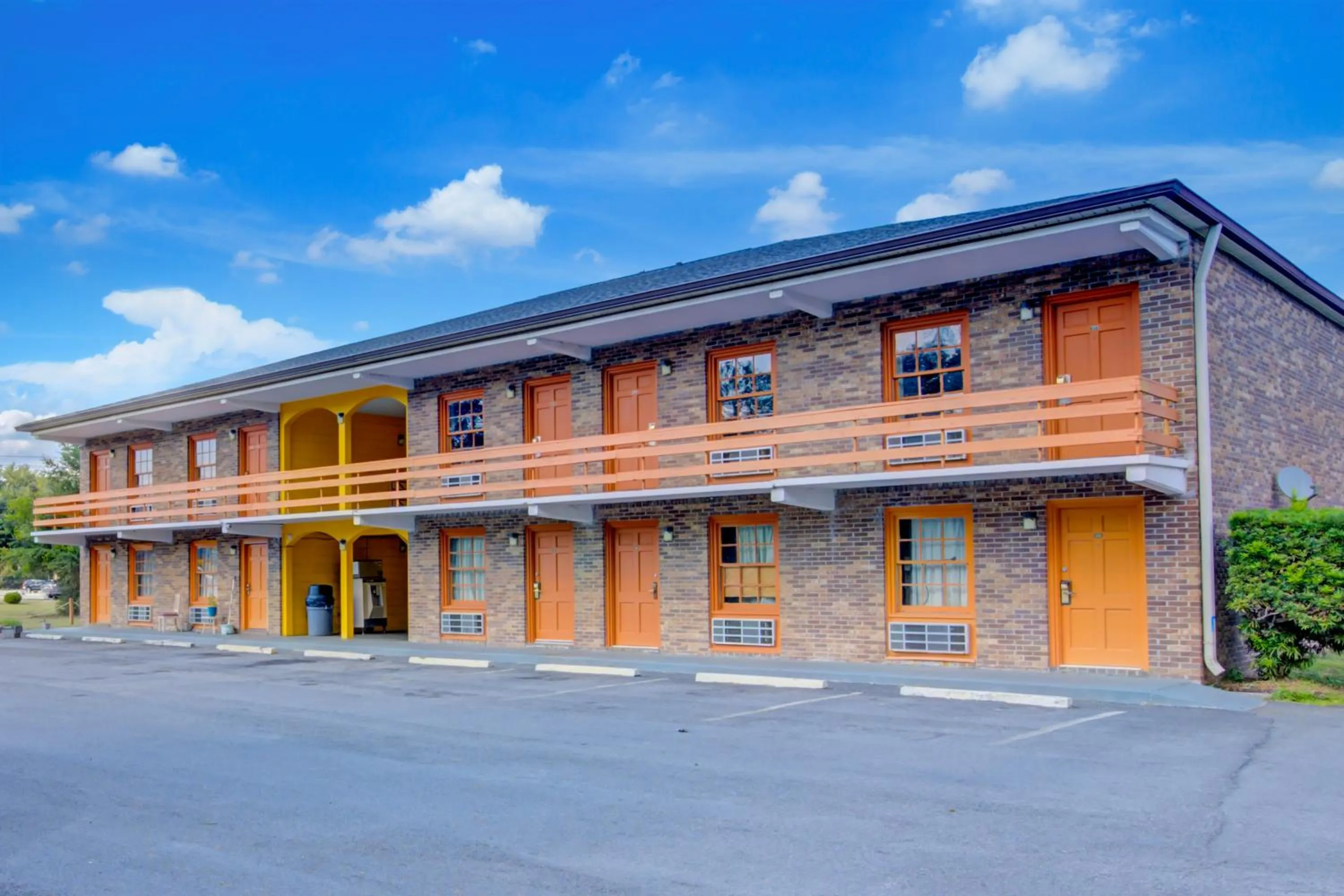 Facade/entrance in Hotel O Deluxe Inn Kingstree SC HWY 52