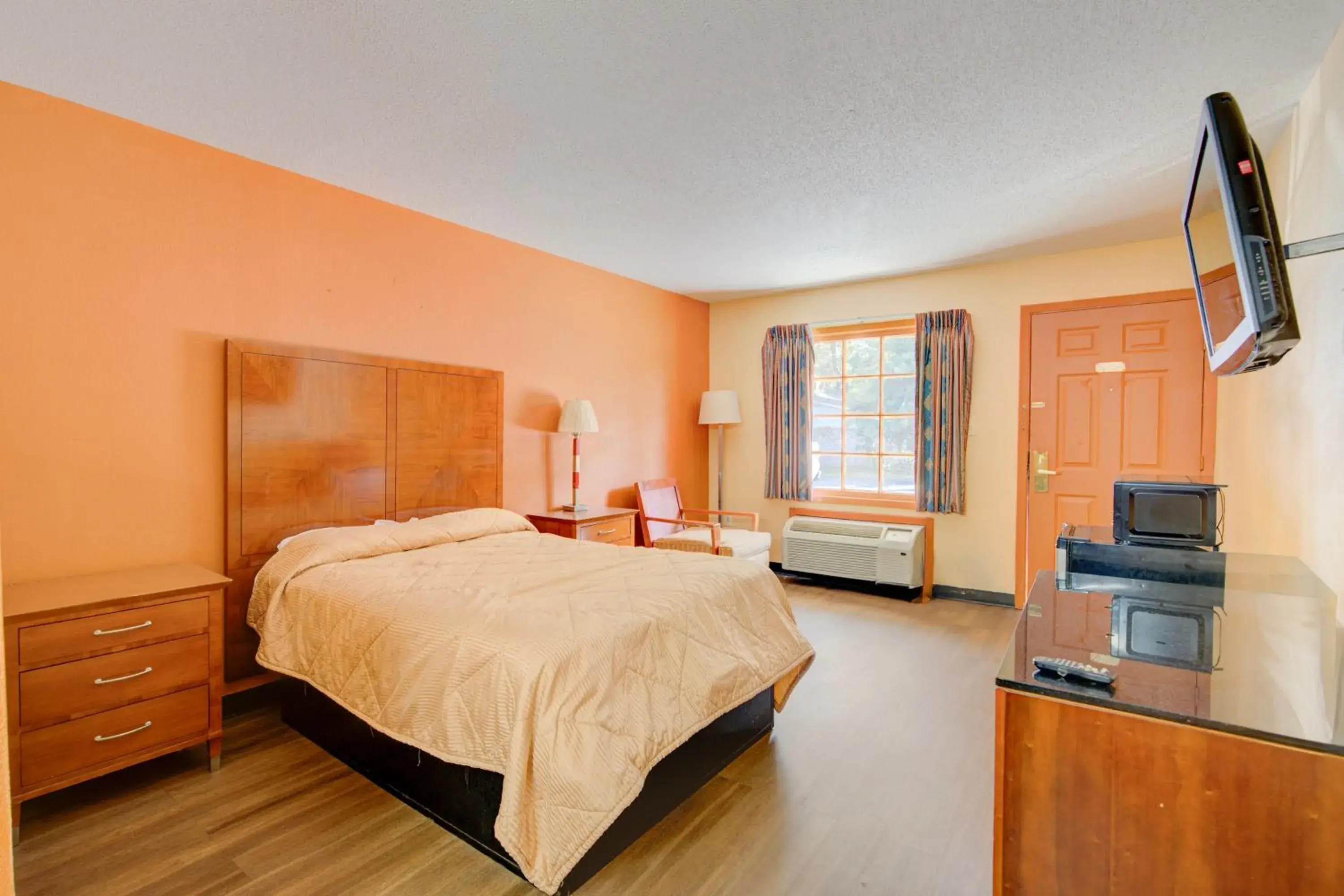 Queen Bed Smoking in Hotel O Deluxe Inn Kingstree SC HWY 52 Queen Bed Smoking in Hotel O Deluxe Inn Kingstree SC HWY 52