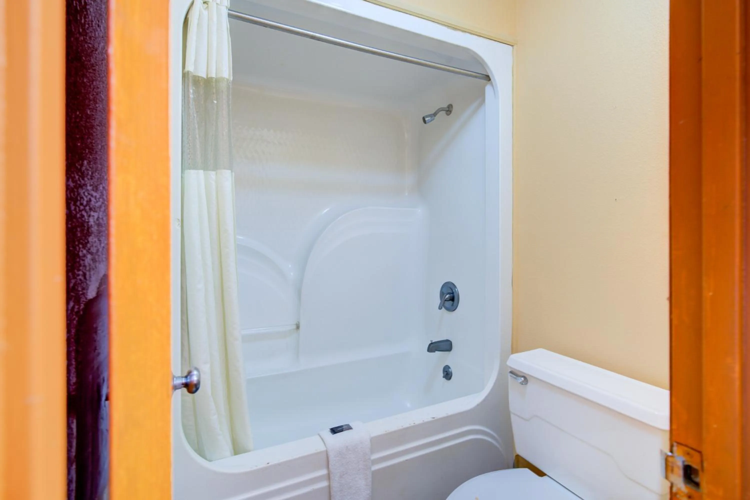 Bathroom in Hotel O Deluxe Inn Kingstree SC HWY 52