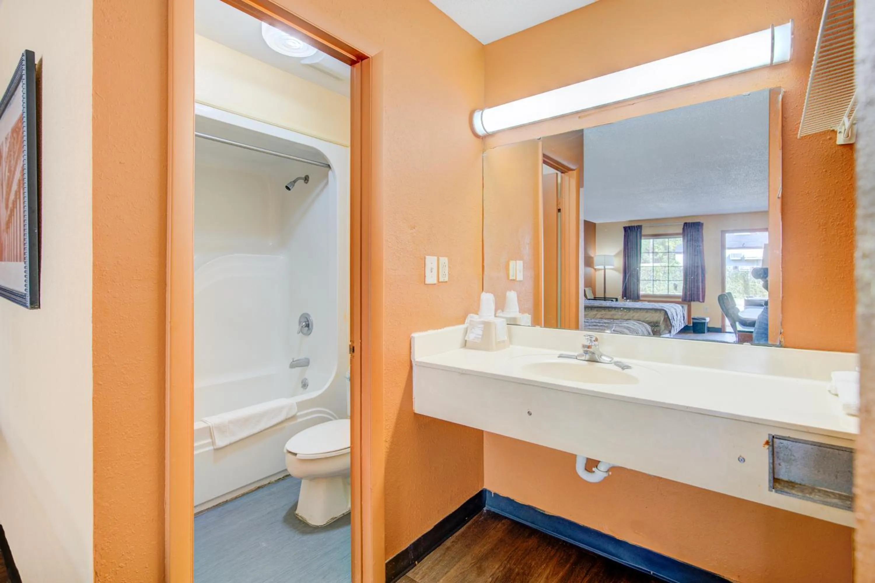 Bathroom in Hotel O Deluxe Inn Kingstree SC HWY 52