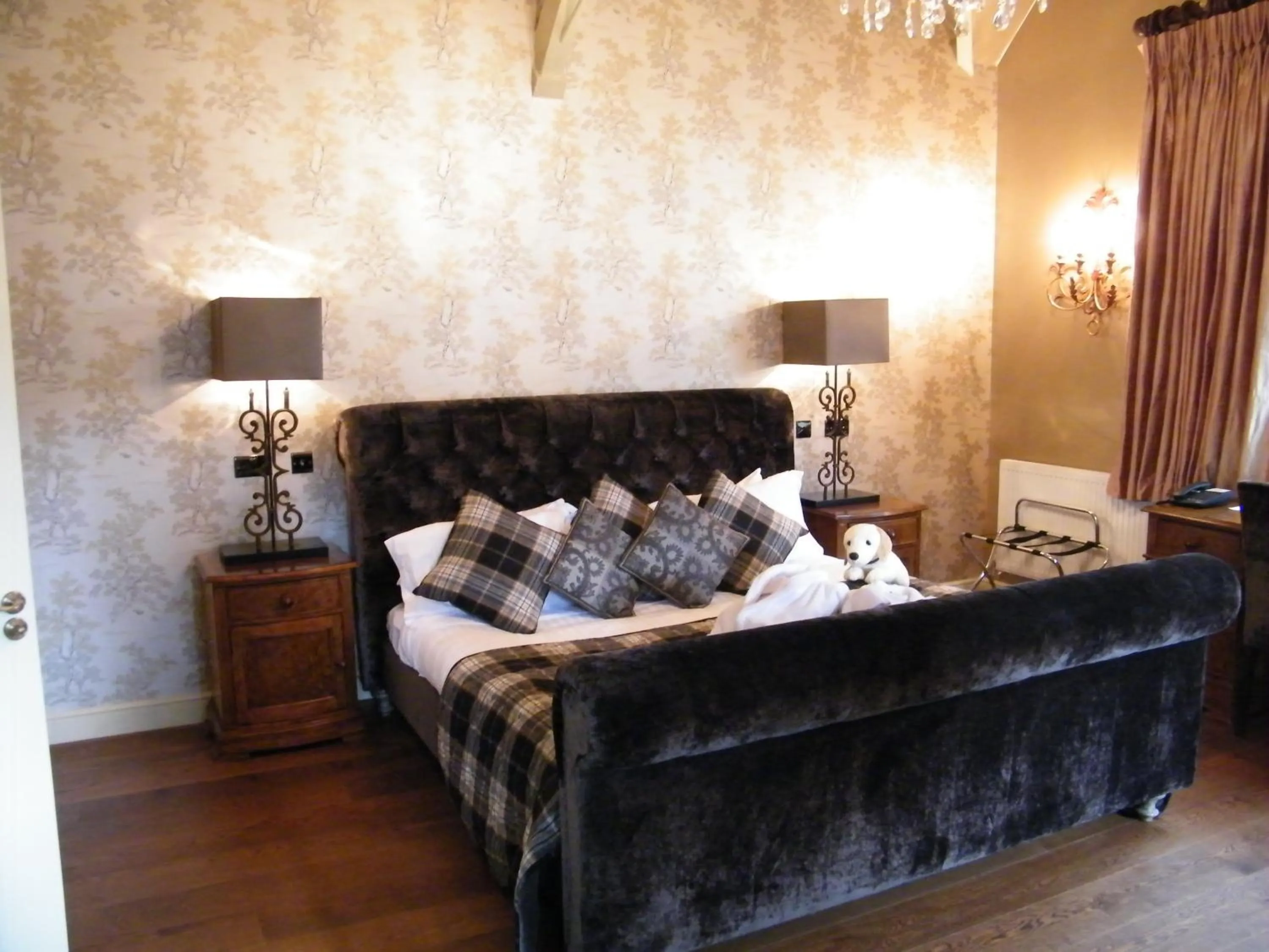 Bed in The Coed-Y-Mwstwr Hotel