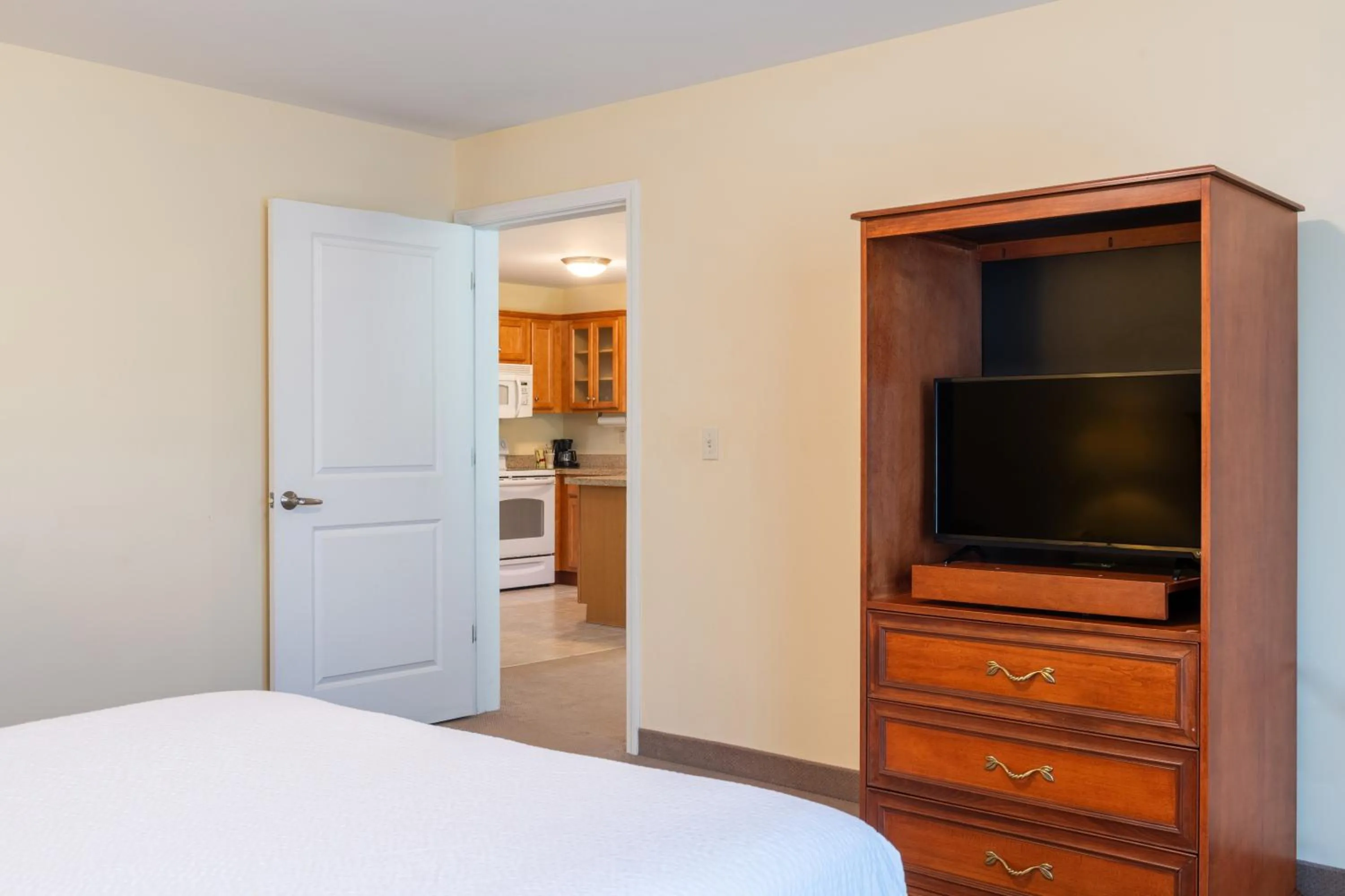 Bedroom, Bed in White River Inn & Suites