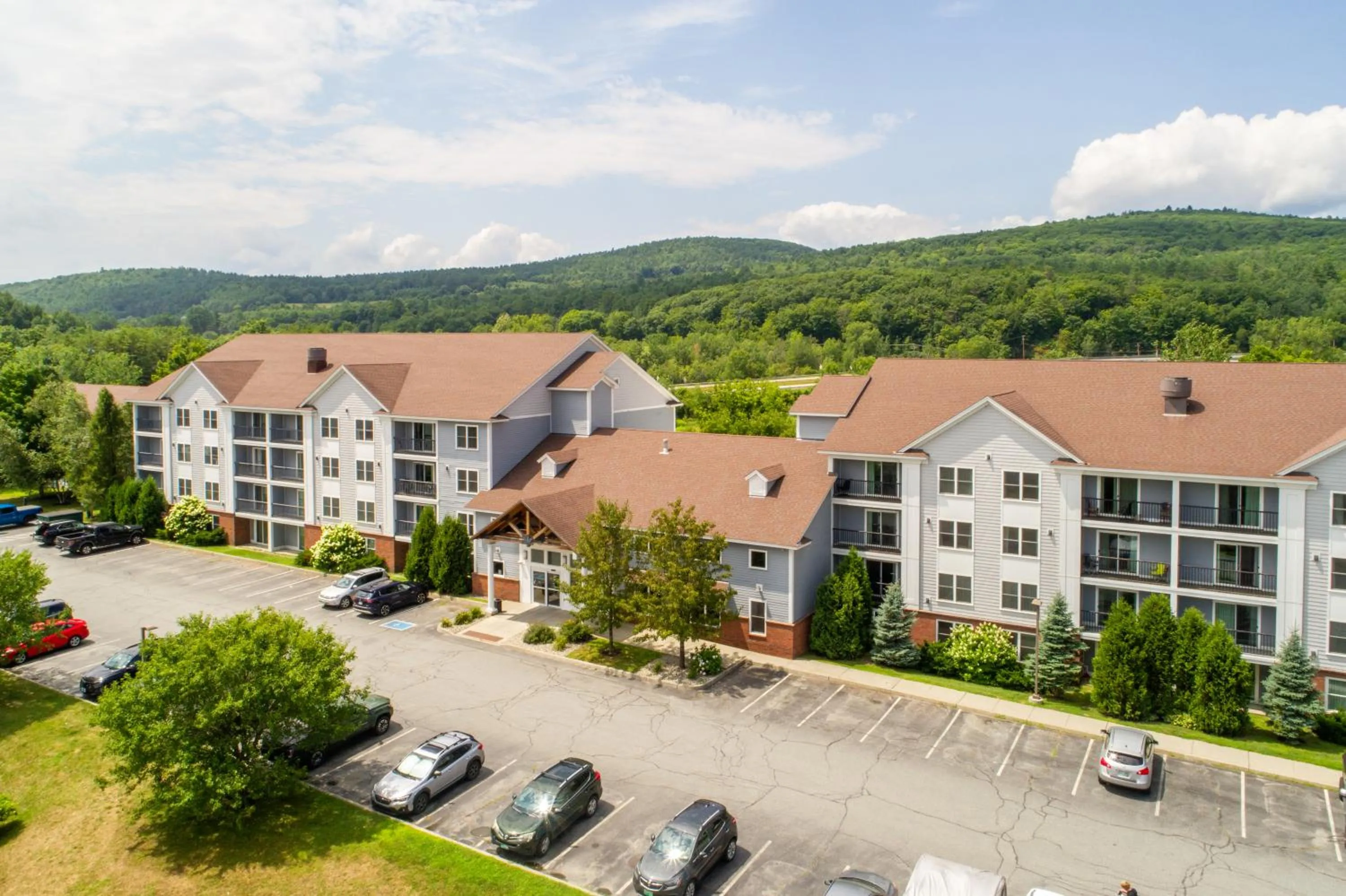 Property building in White River Inn & Suites