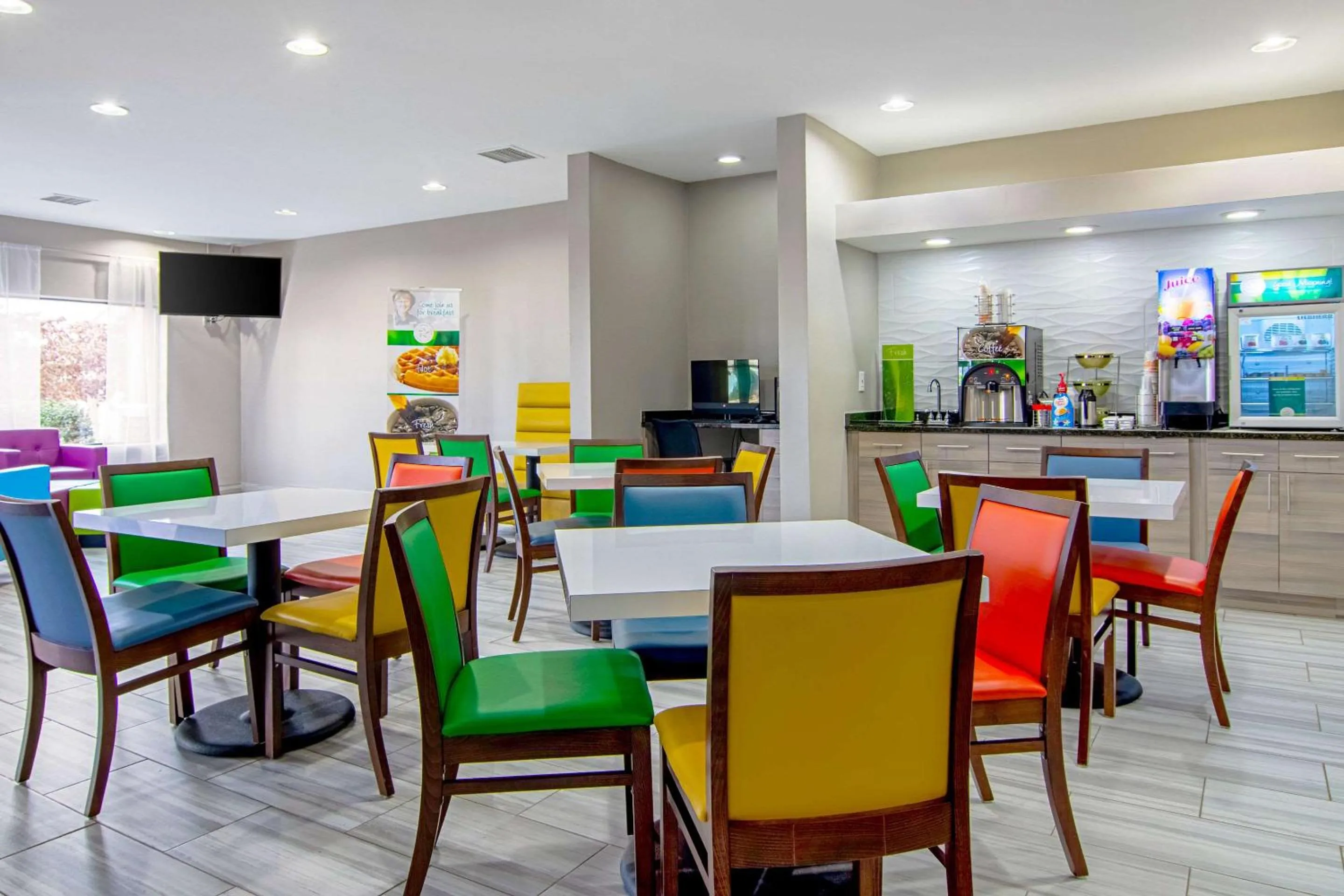 Restaurant/places to eat in Quality Inn Villa Rica