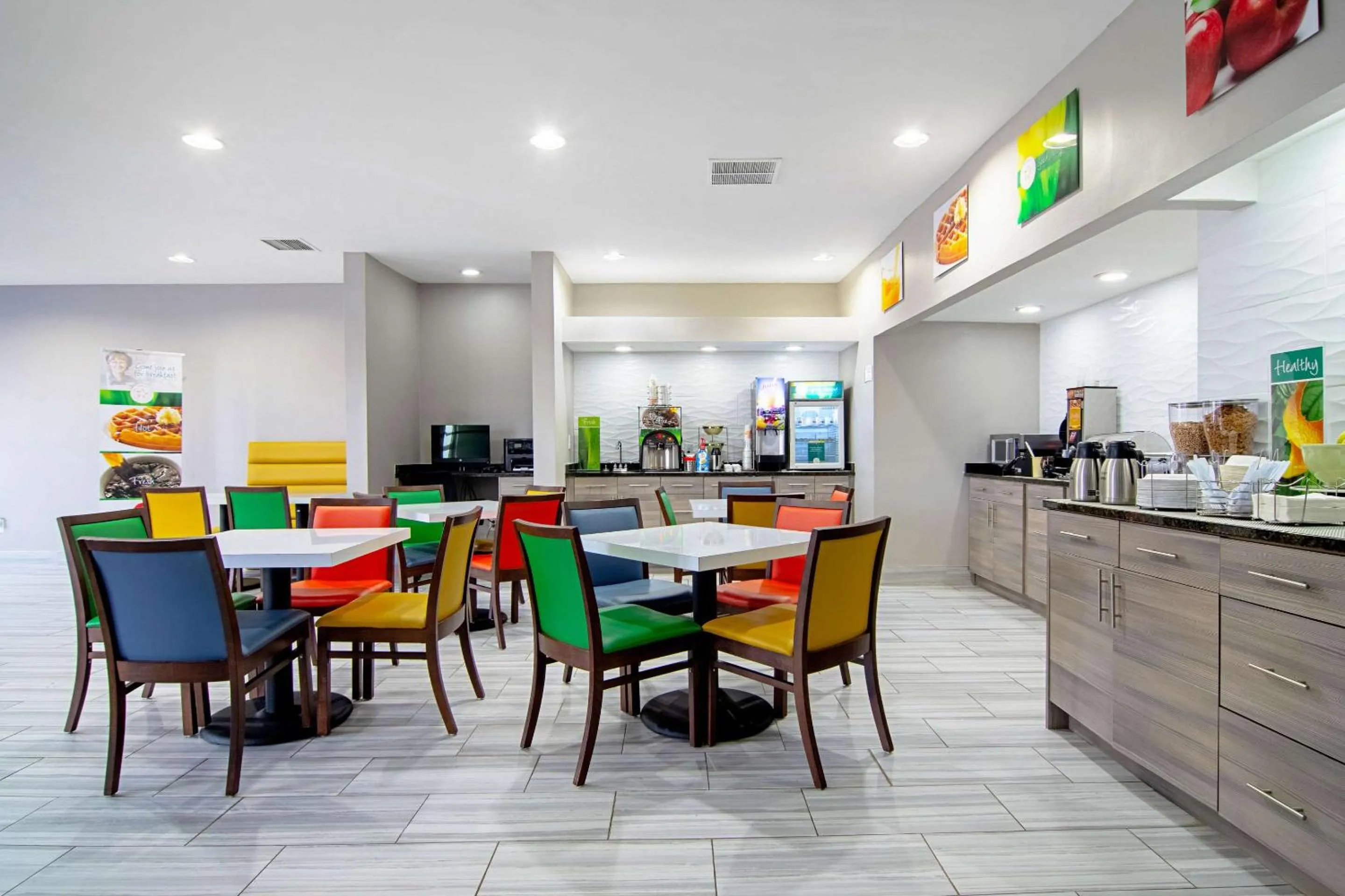 Restaurant/places to eat in Quality Inn Villa Rica