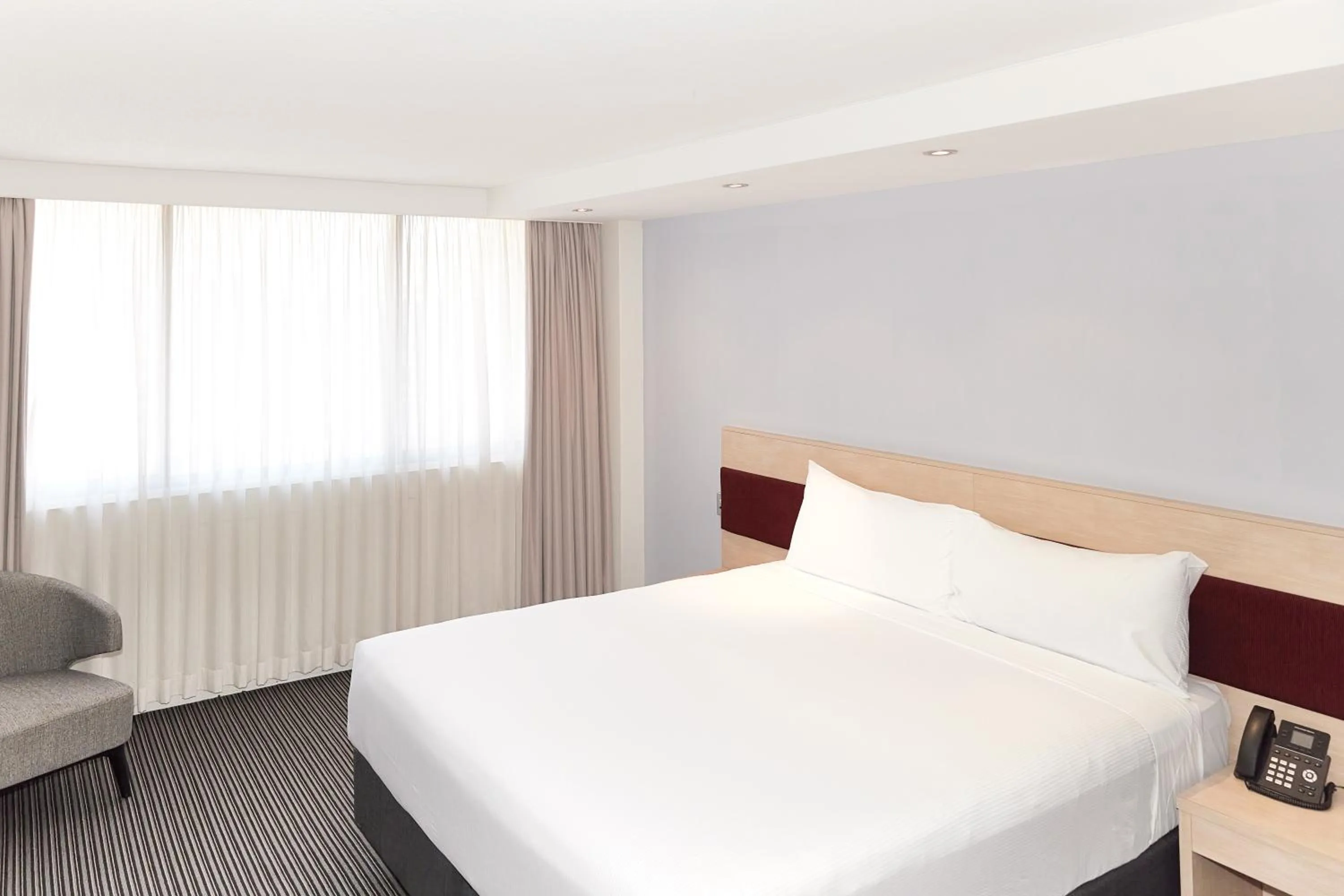 Bedroom, Bed in Central Studio Hotel Sydney