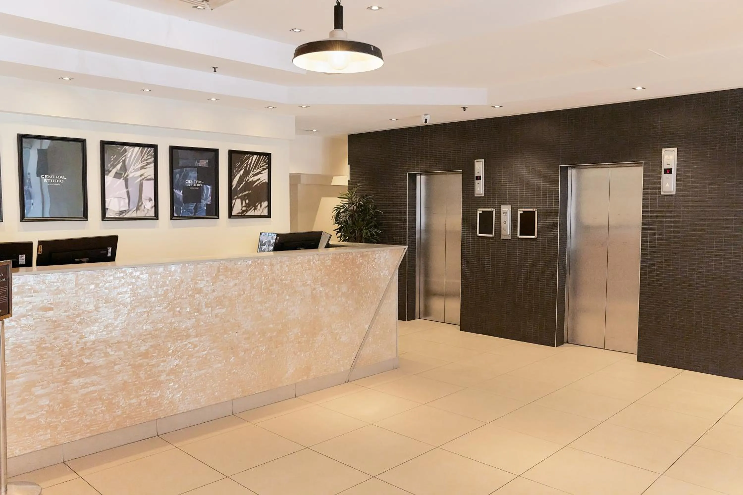 Lobby or reception in Central Studio Hotel Sydney
