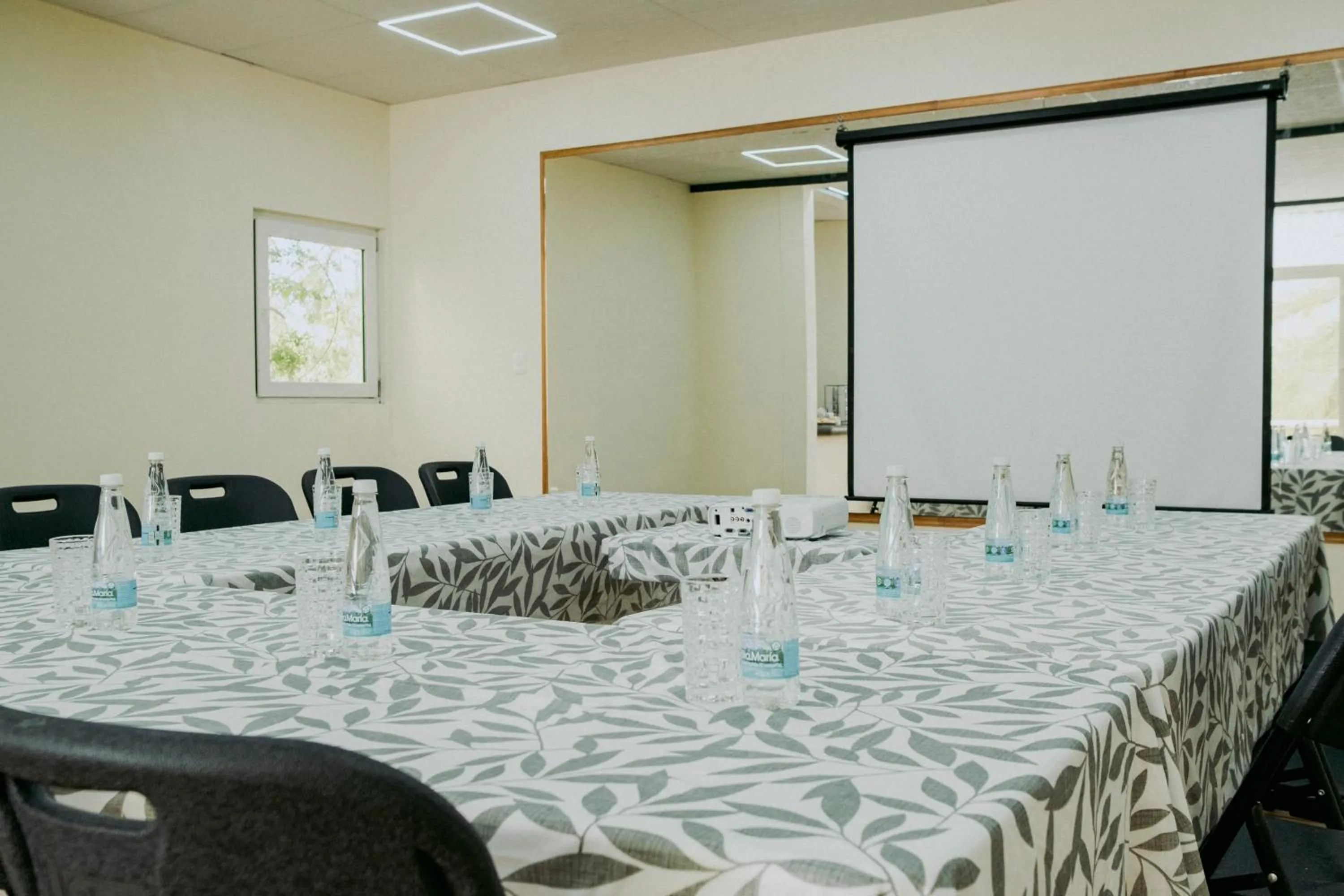 Business facilities in Santa Maria del Cabo