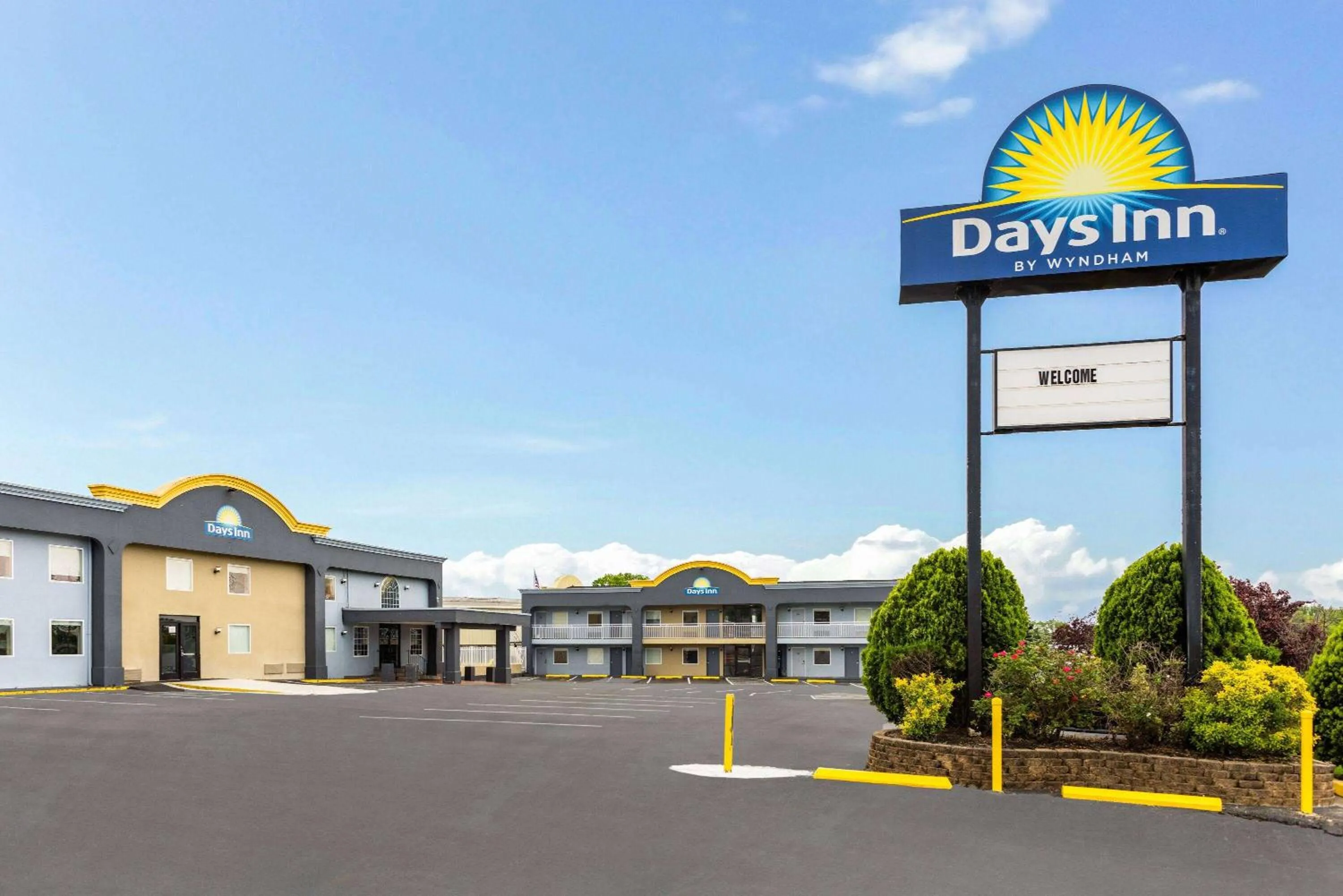 Property building in Days Inn by Wyndham Aberdeen