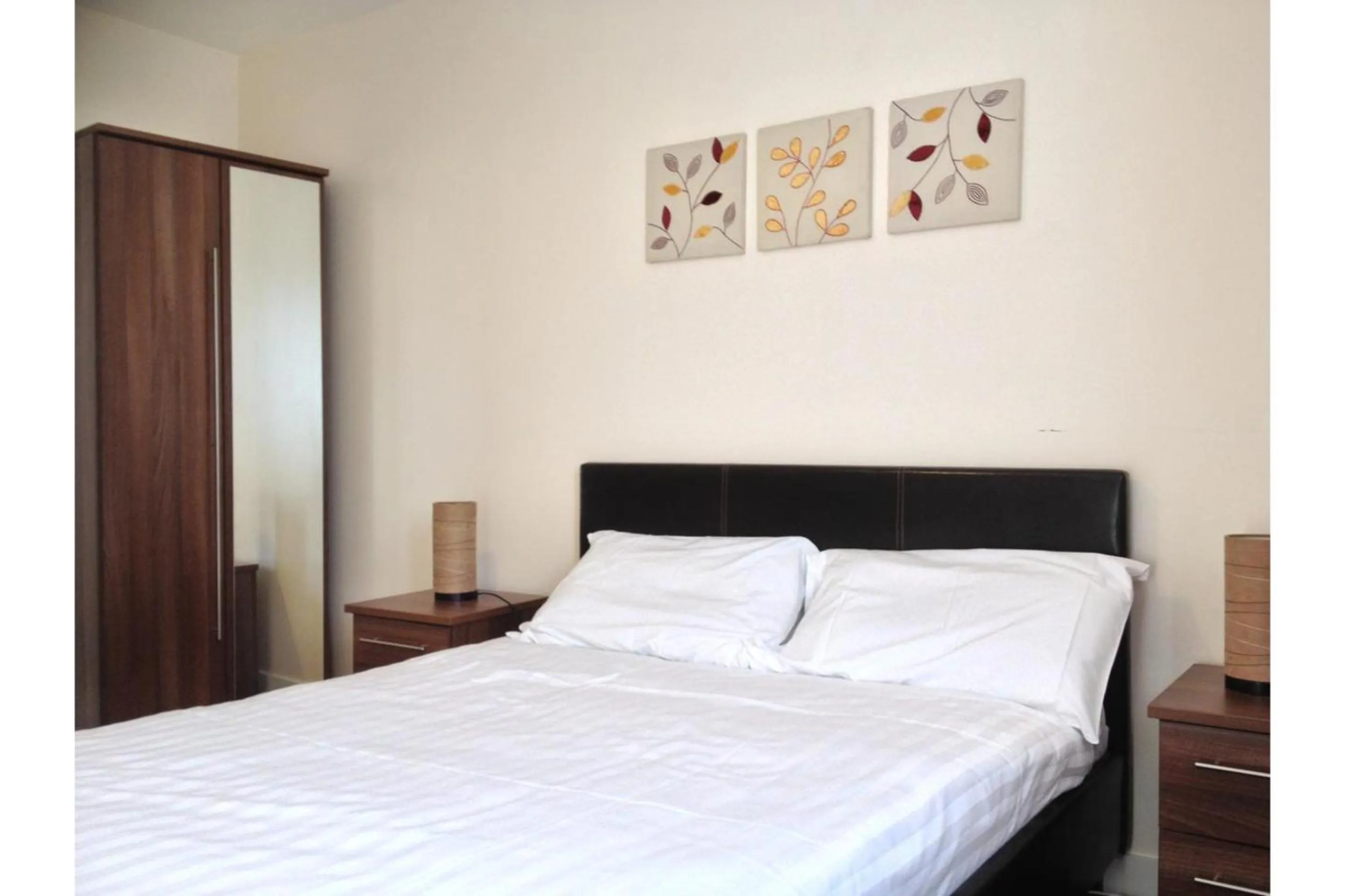 Bedroom in OYO Arinza Apartments