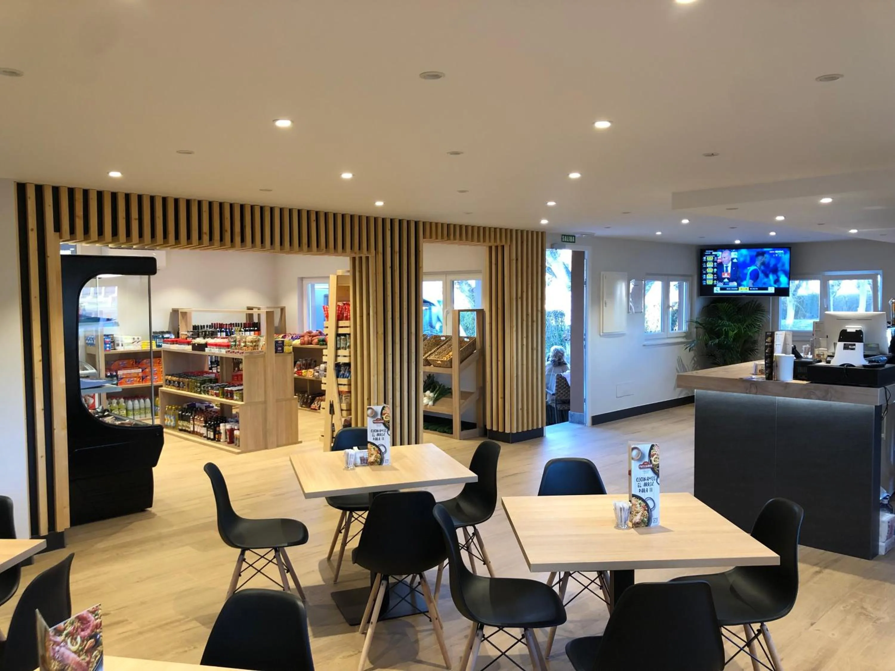 Lounge or bar in Bungalows y Mobil Homes Camping Regio