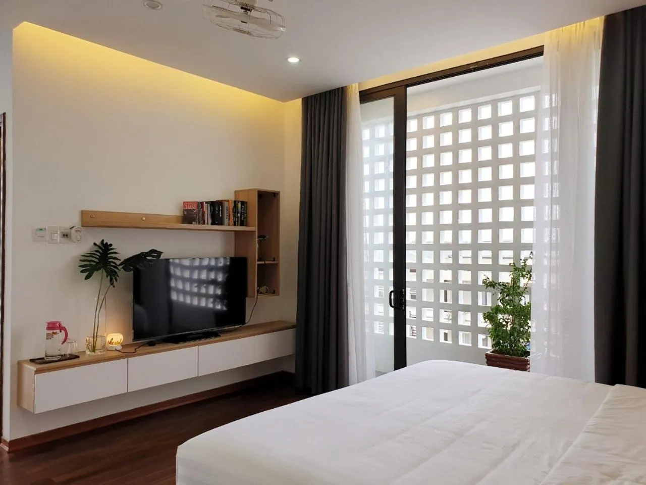 Photo of the whole room, Bed in Soleil House