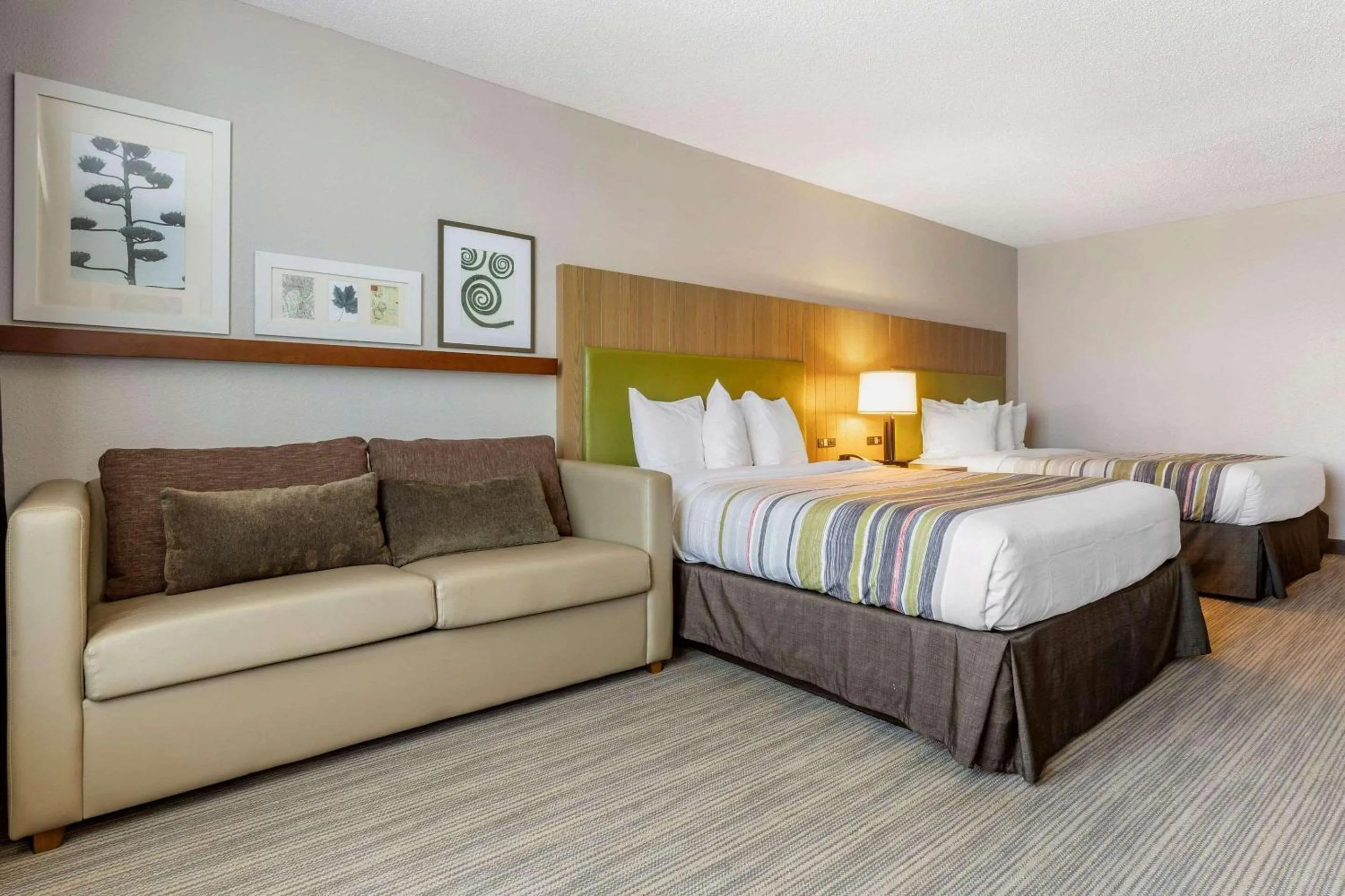 Bedroom, Bed in Country Inn & Suites by Radisson, Lumberton, NC