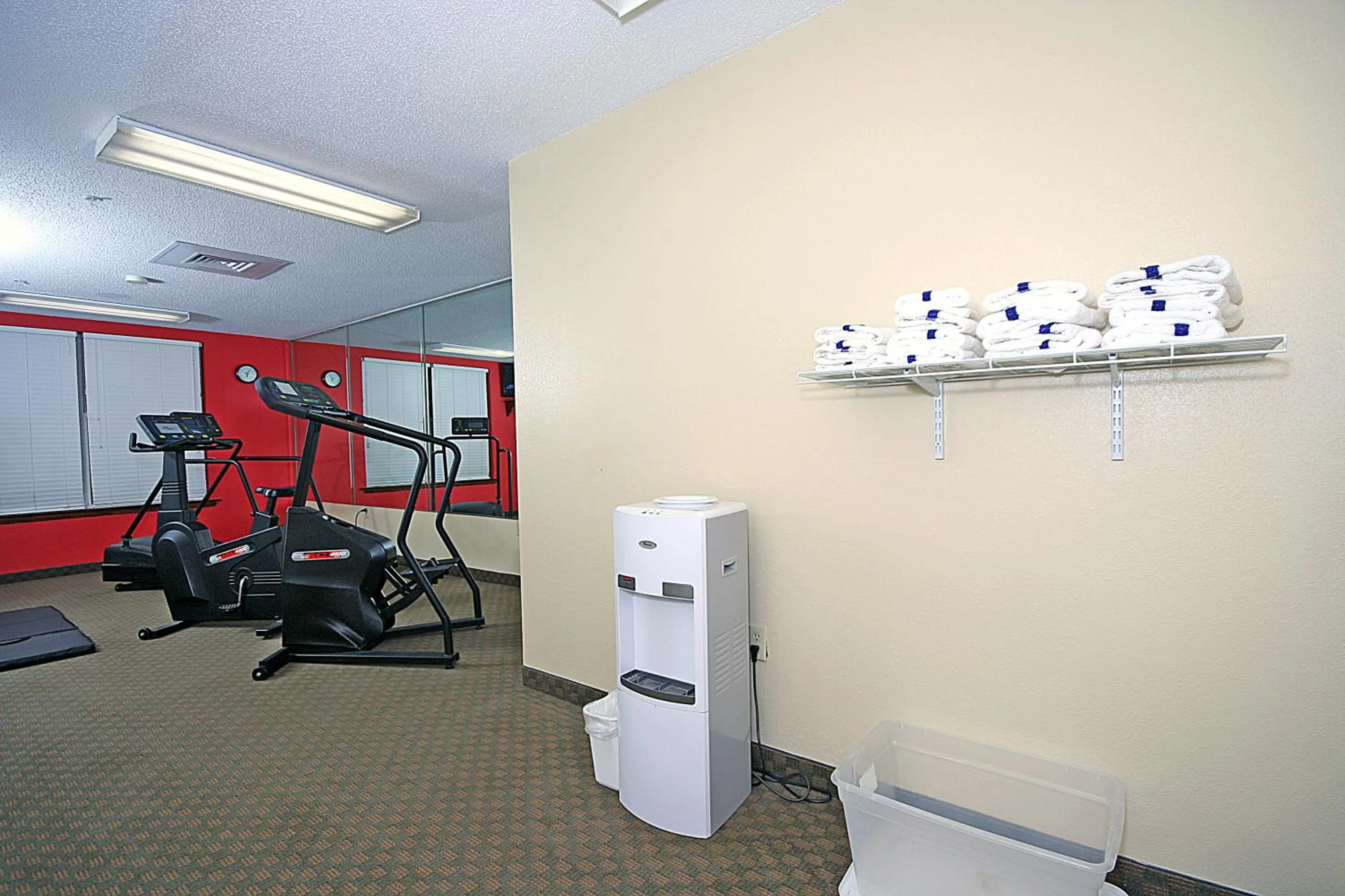 Fitness centre/facilities in Country Inn & Suites by Radisson, Lumberton, NC