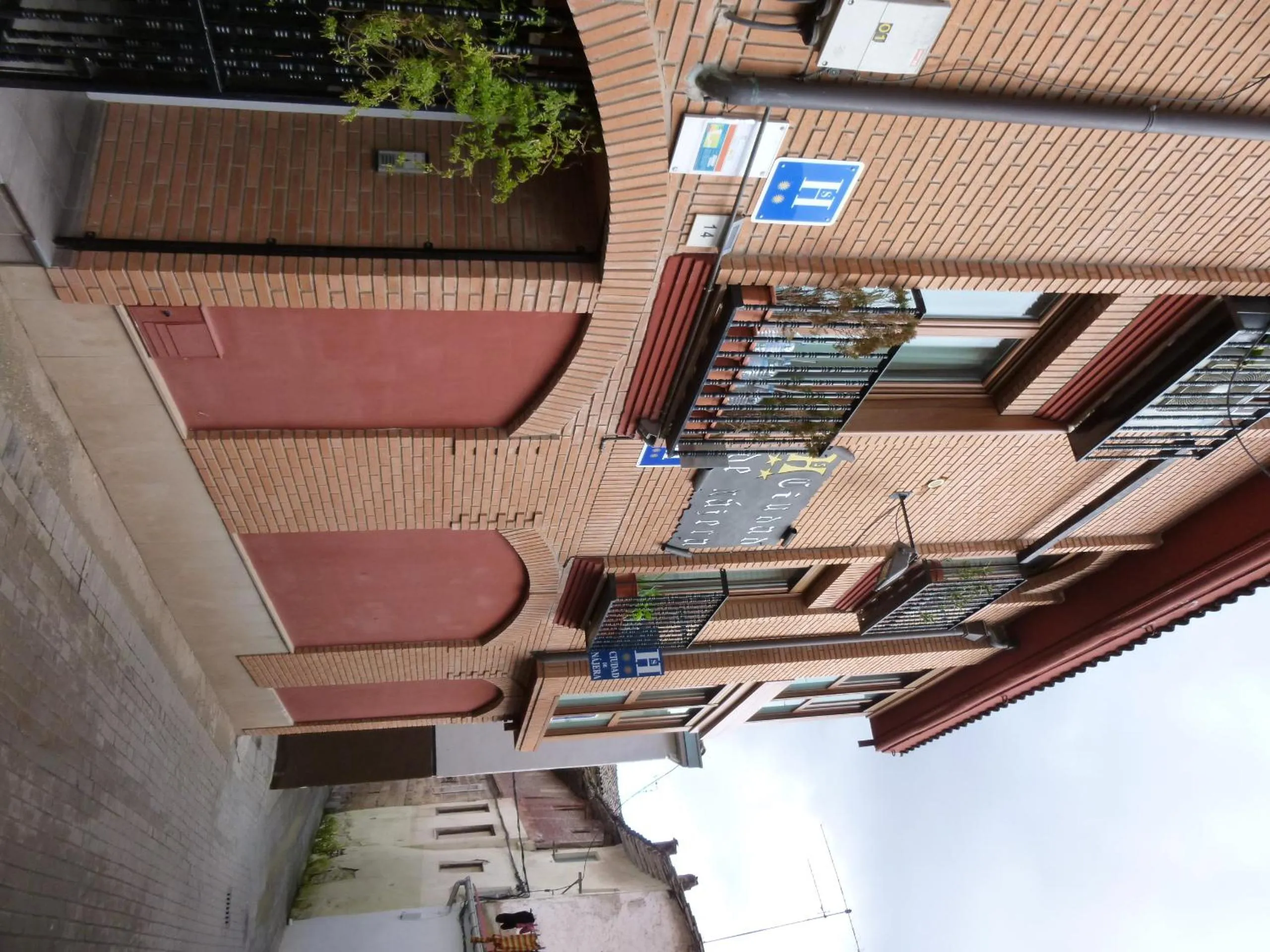 Facade/entrance in Hostal Ciudad de Nájera