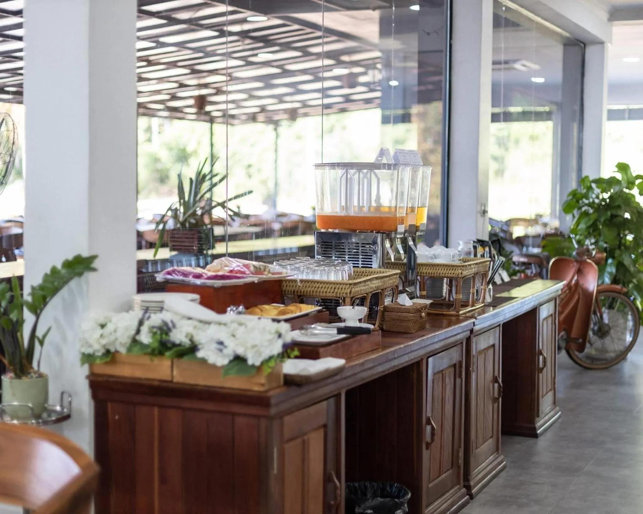 Restaurant/places to eat in Mafiya Resort