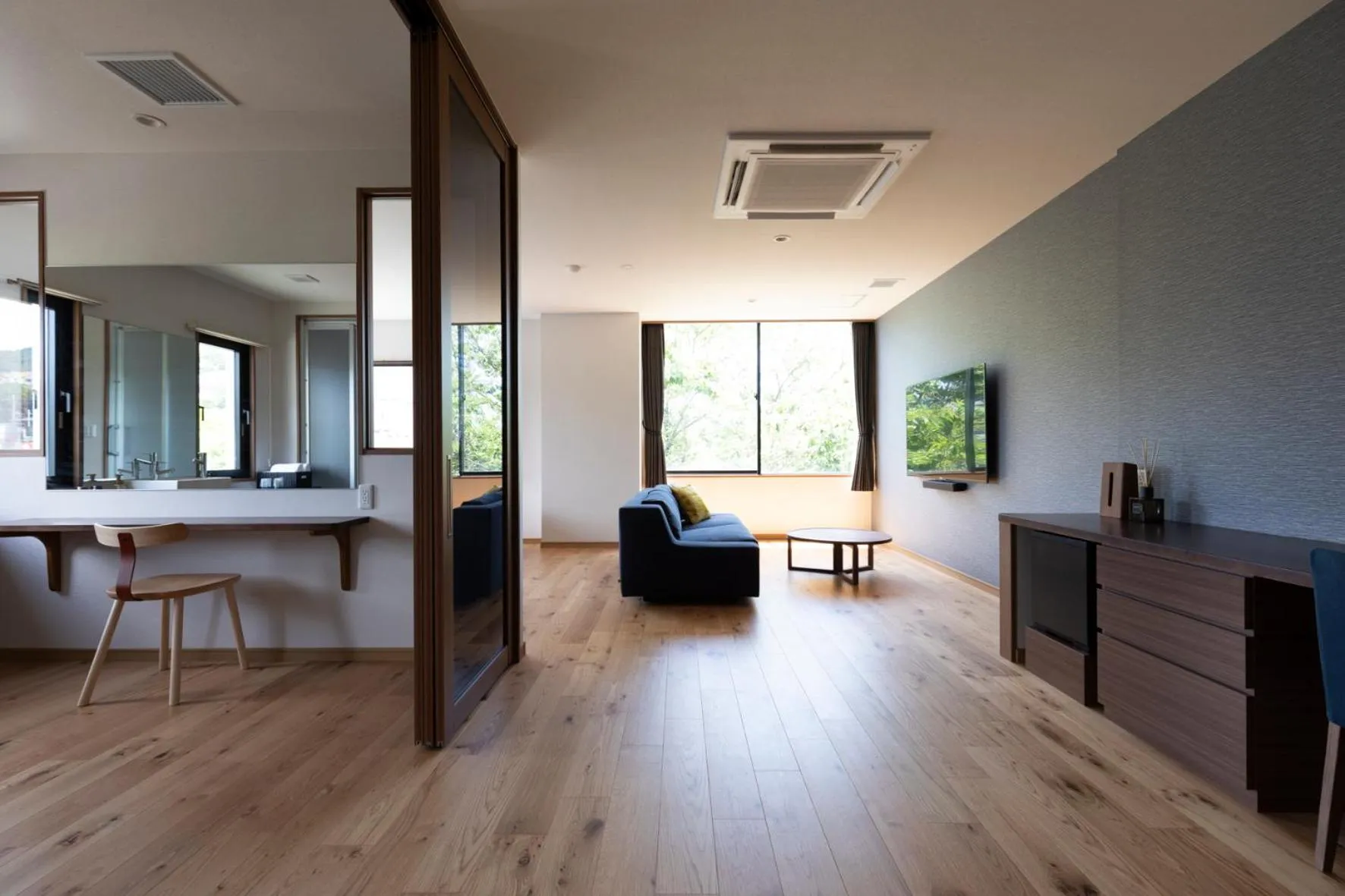 TV and multimedia in 宮島離れの宿 IBUKU -Miyajima Hanare no Yado IBUKU-