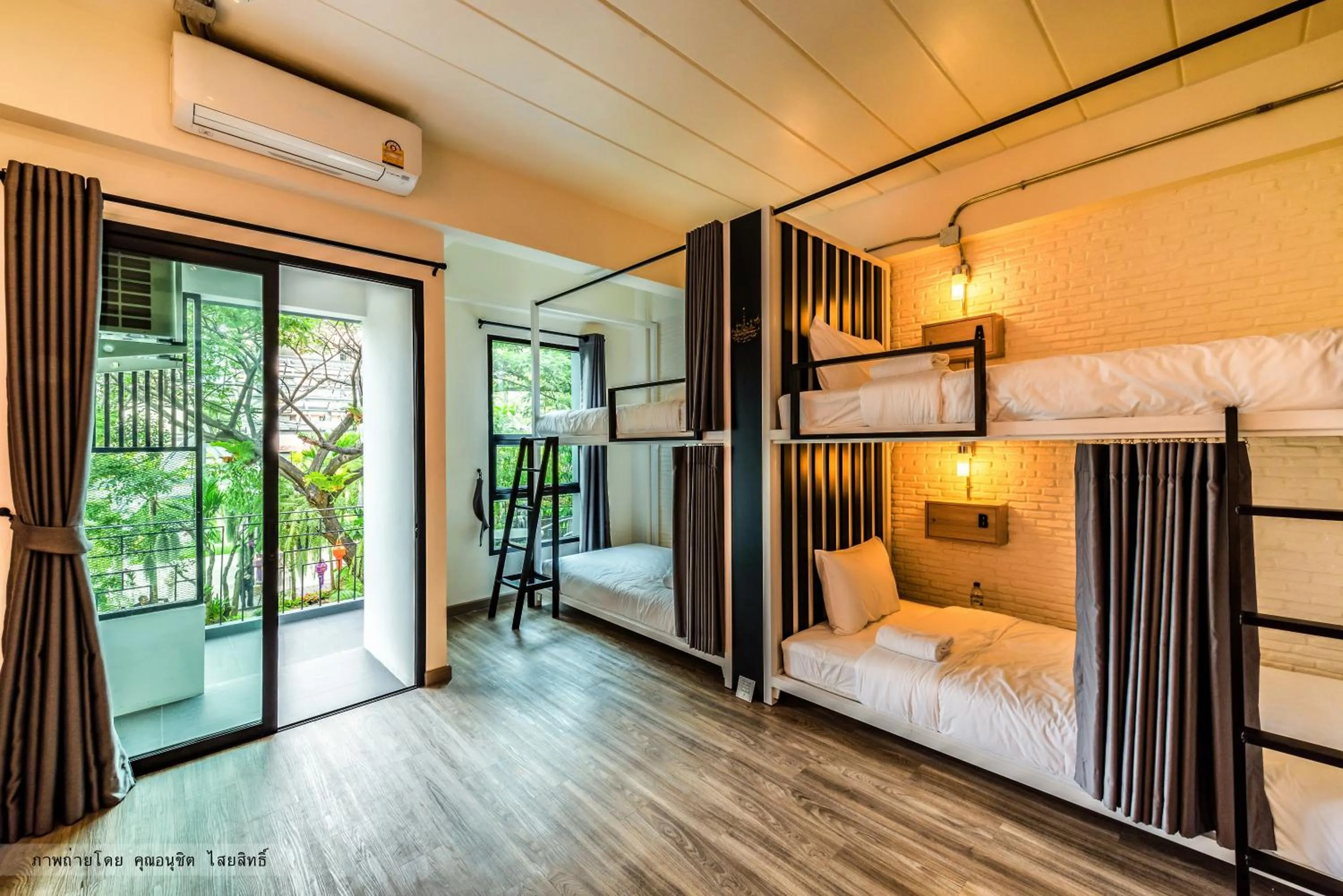 bunk bed, Bed in Bangkok Oasis Hotel