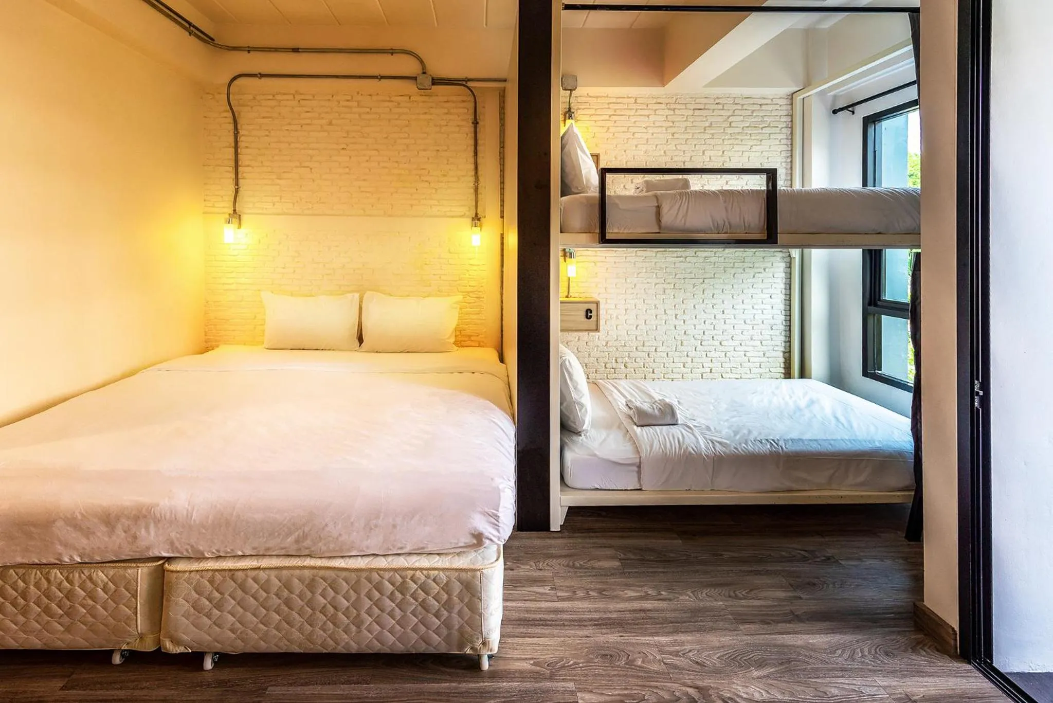 bunk bed, Bed in Bangkok Oasis Hotel