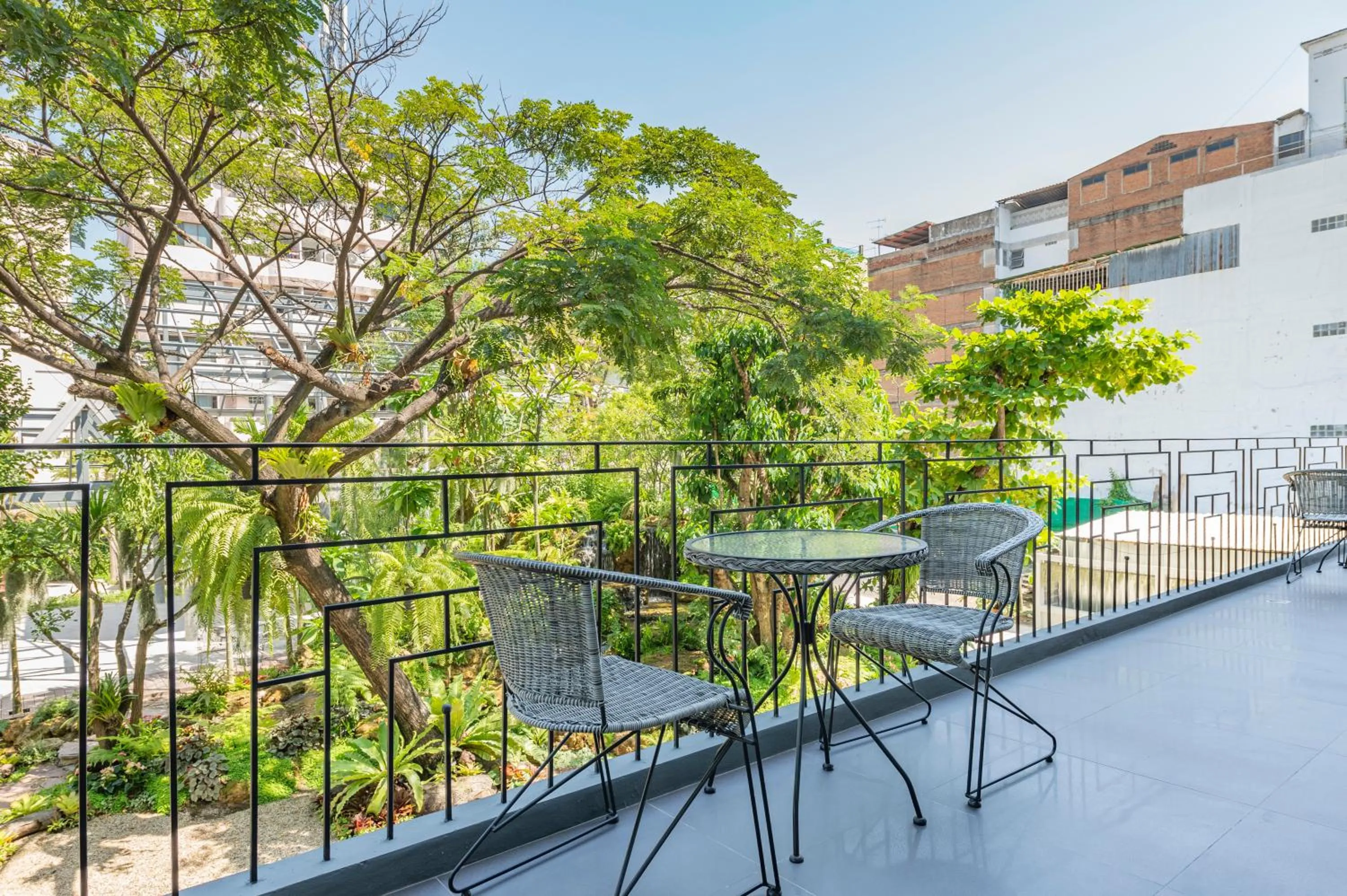 Patio in Bangkok Oasis Hotel