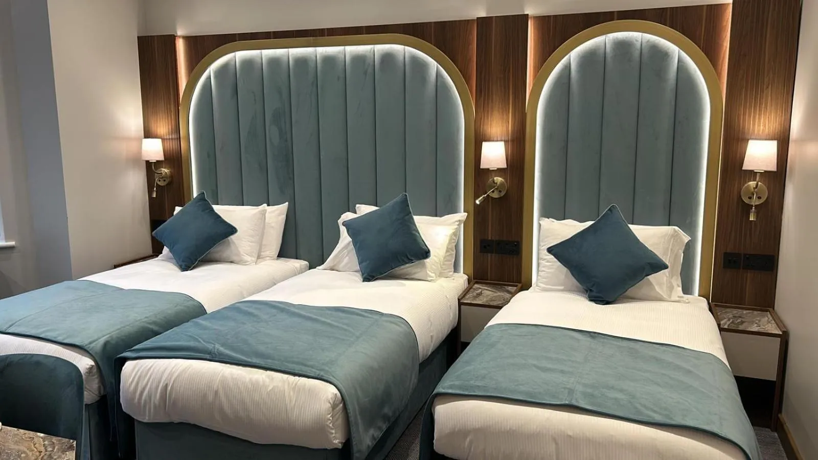 Bedroom, Bed in St Mark's - Merit Hotels