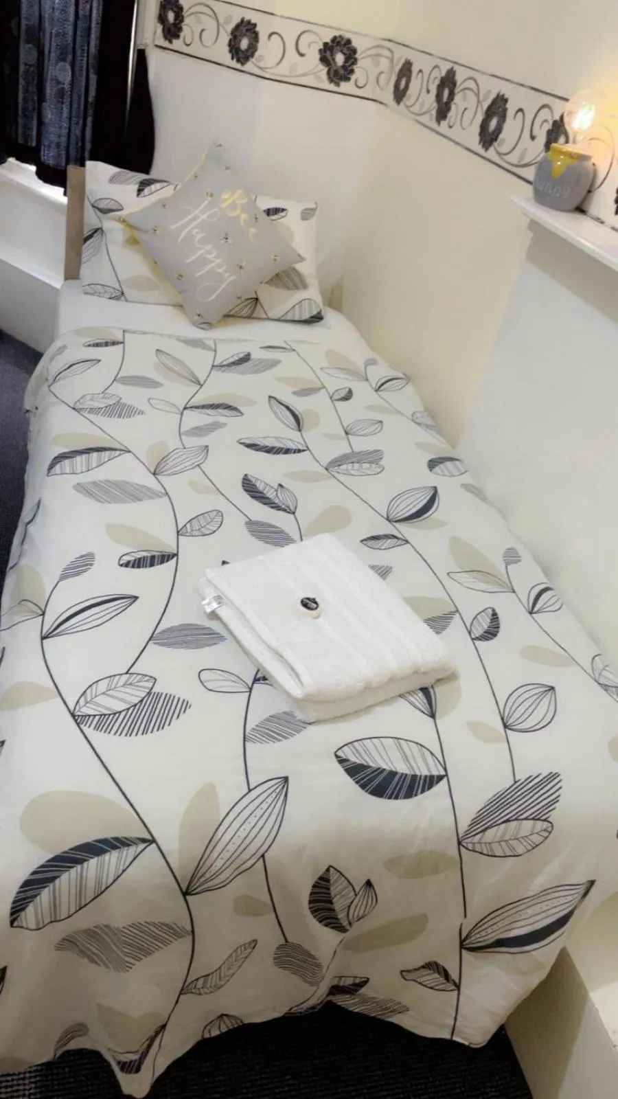 Bed in Fern Villa Hotel - Albert Road