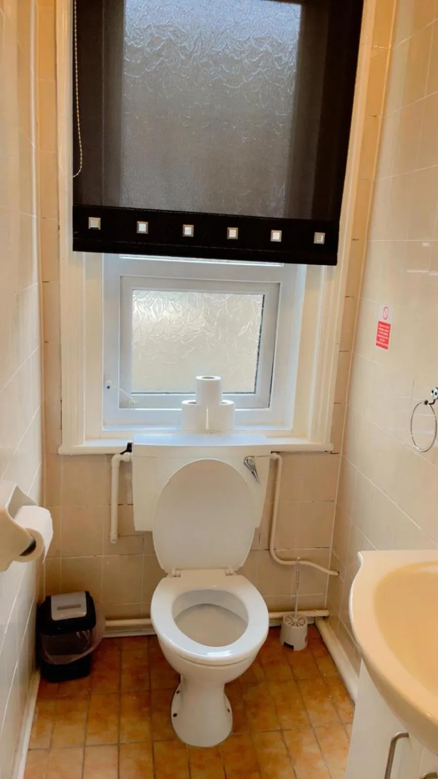 Toilet in Fern Villa Hotel - Albert Road