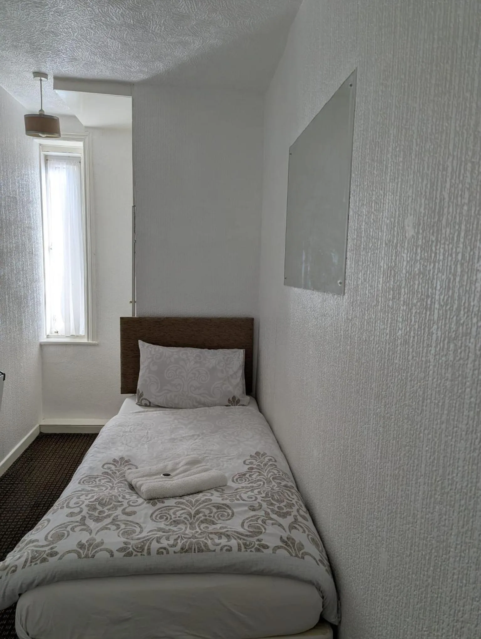 Bed in Fern Villa Hotel - Albert Road