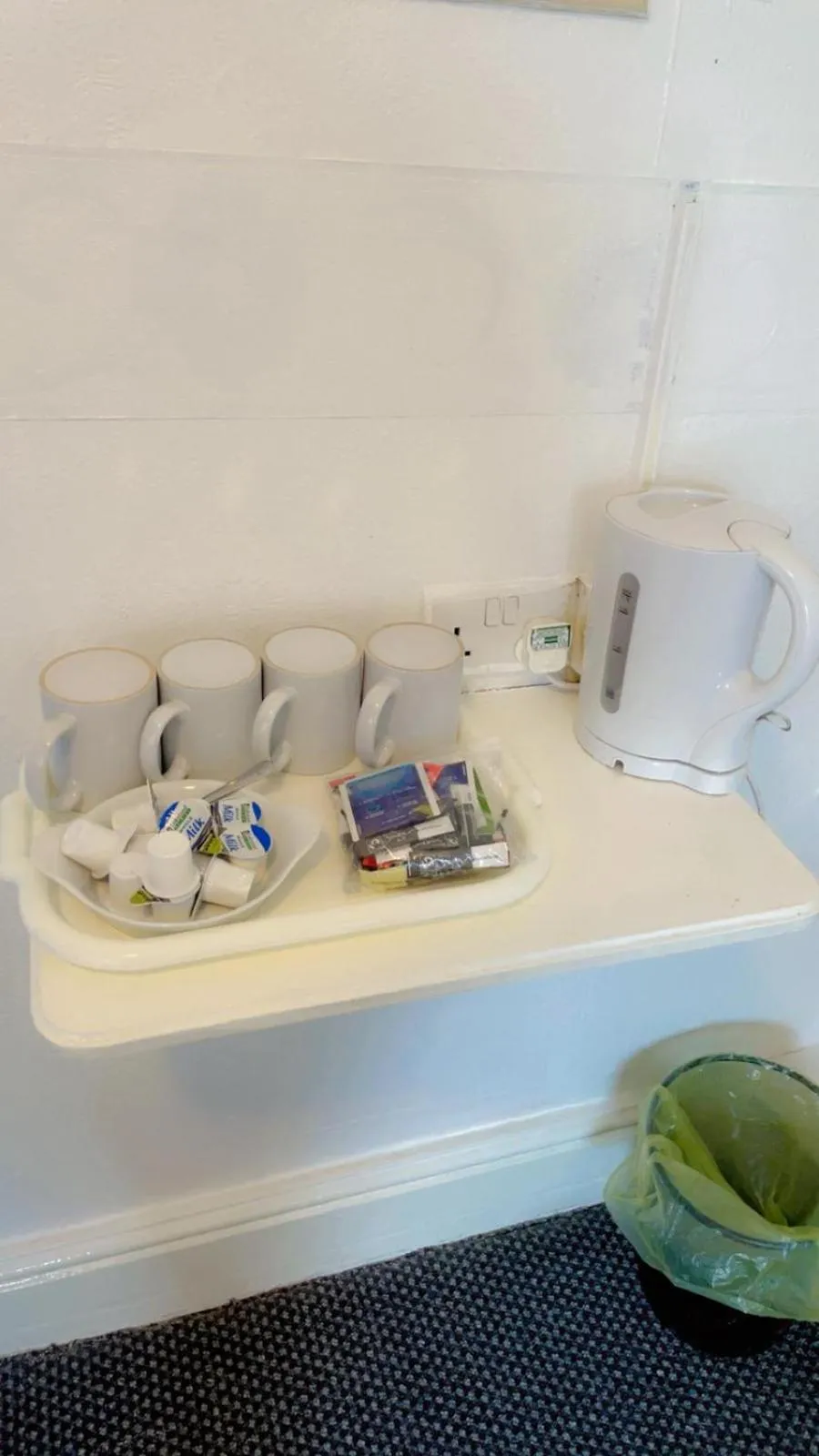 Coffee/tea facilities in Fern Villa Hotel - Albert Road