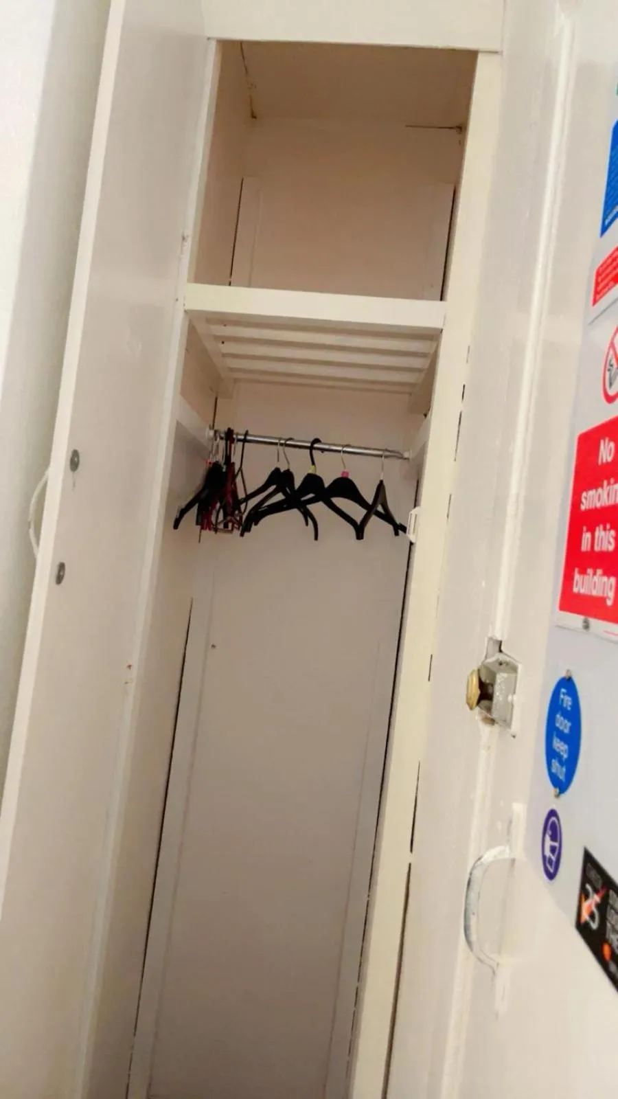 wardrobe in Fern Villa Hotel - Albert Road