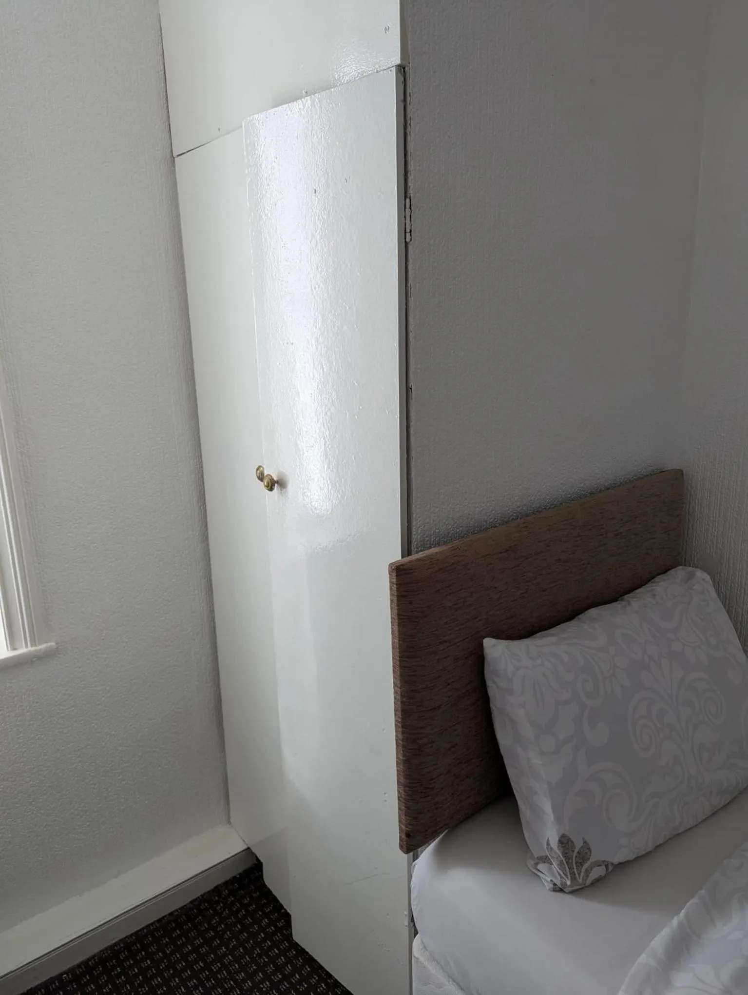 Bed in Fern Villa Hotel - Albert Road