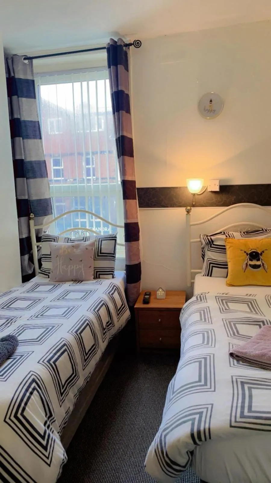 Bed in Fern Villa Hotel - Albert Road