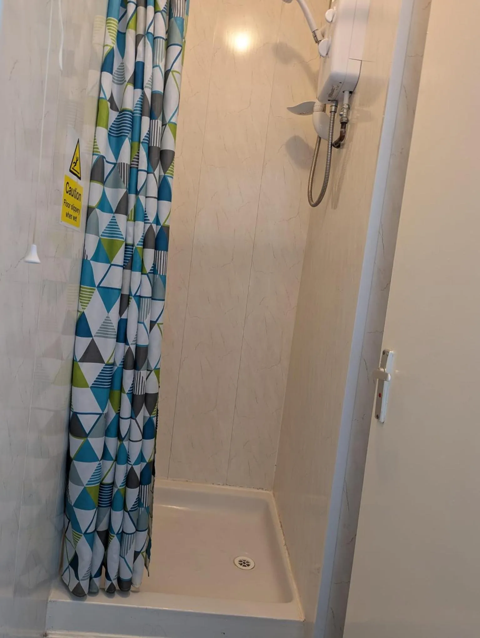 Bathroom in Fern Villa Hotel - Albert Road