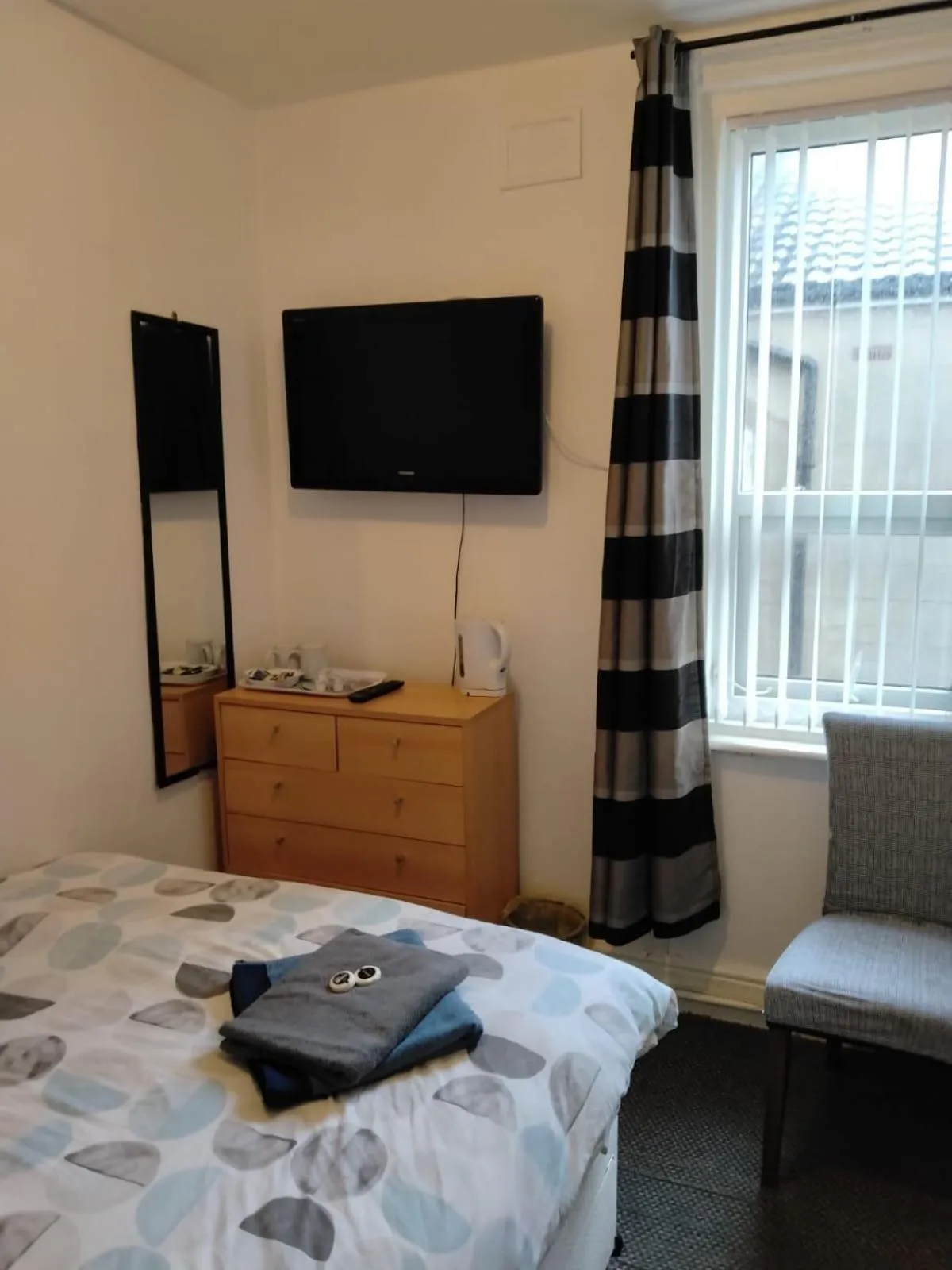 Bed in Fern Villa Hotel - Albert Road