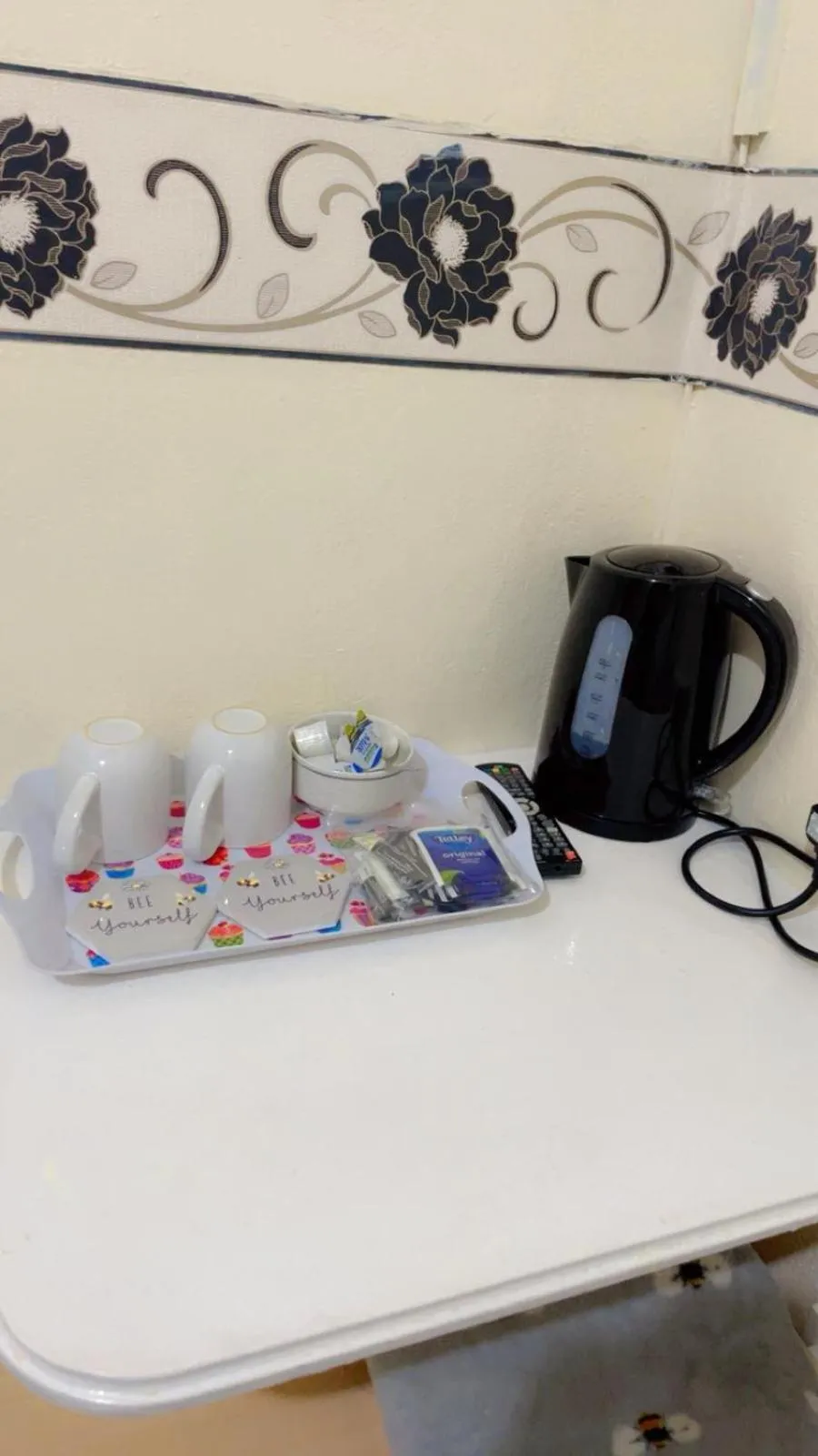 Coffee/tea facilities in Fern Villa Hotel - Albert Road