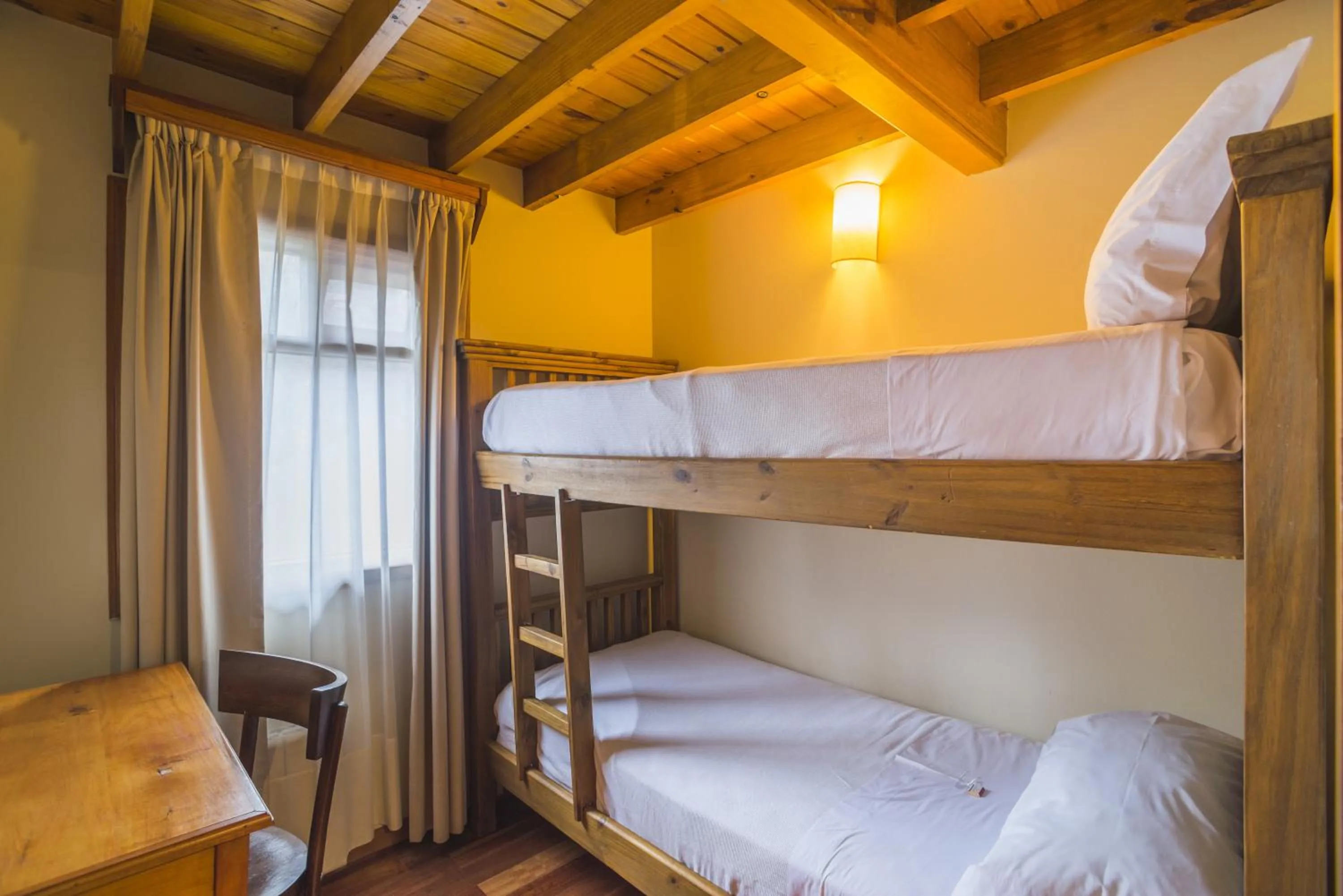 bunk bed, Bed in Hosteria Senderos