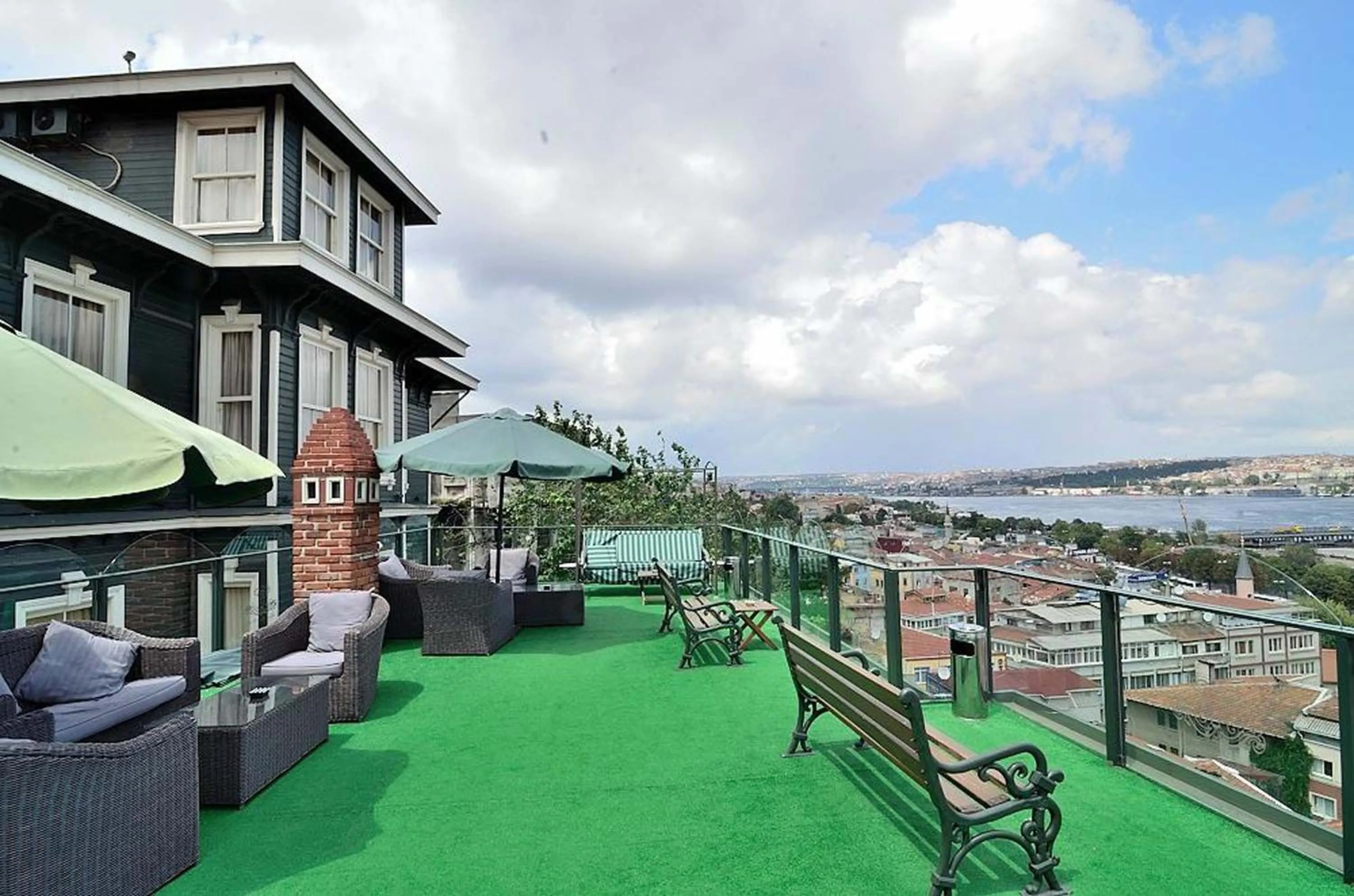 Balcony/Terrace in HHK Hotel